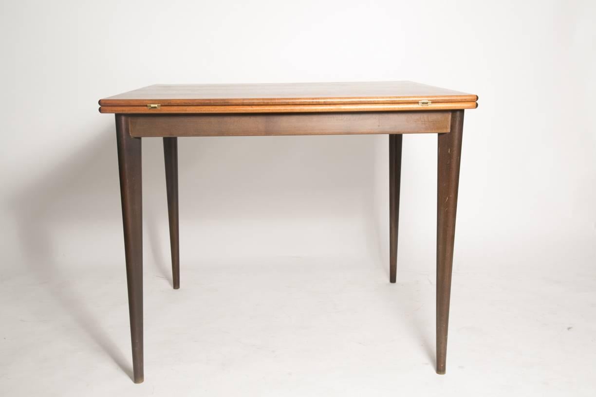 nils jonsson dining table