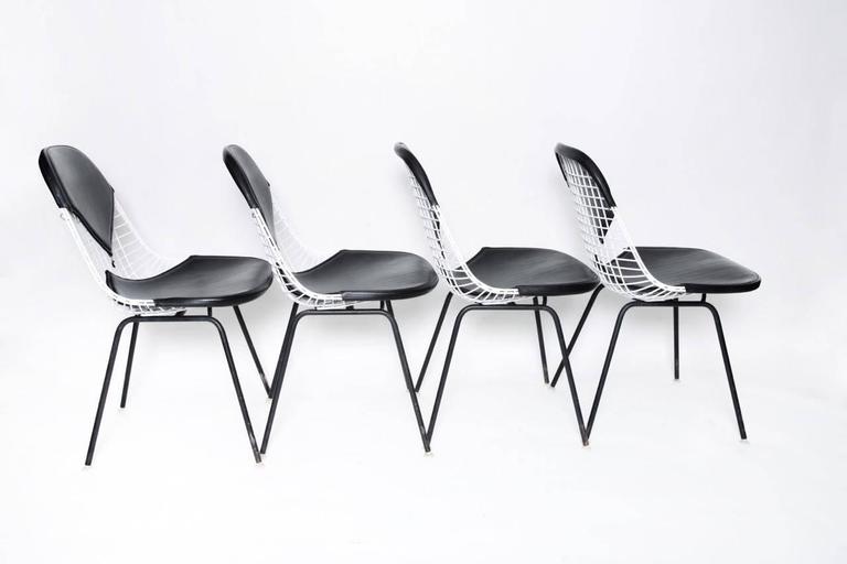 Herman Miller Eames Dining Table and Four Chairs For Sale at 1stDibs