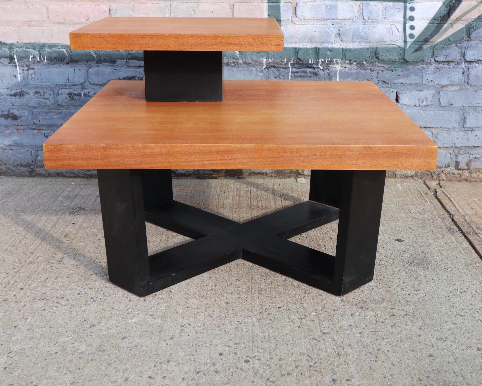 corner pedestal table