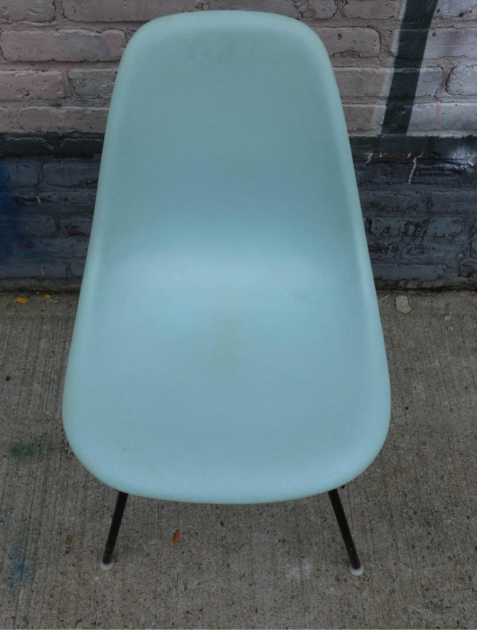 Rare Herman Miller Eames DSX Dining Chair in Robin’s Egg Blue In Good Condition In Brooklyn, NY
