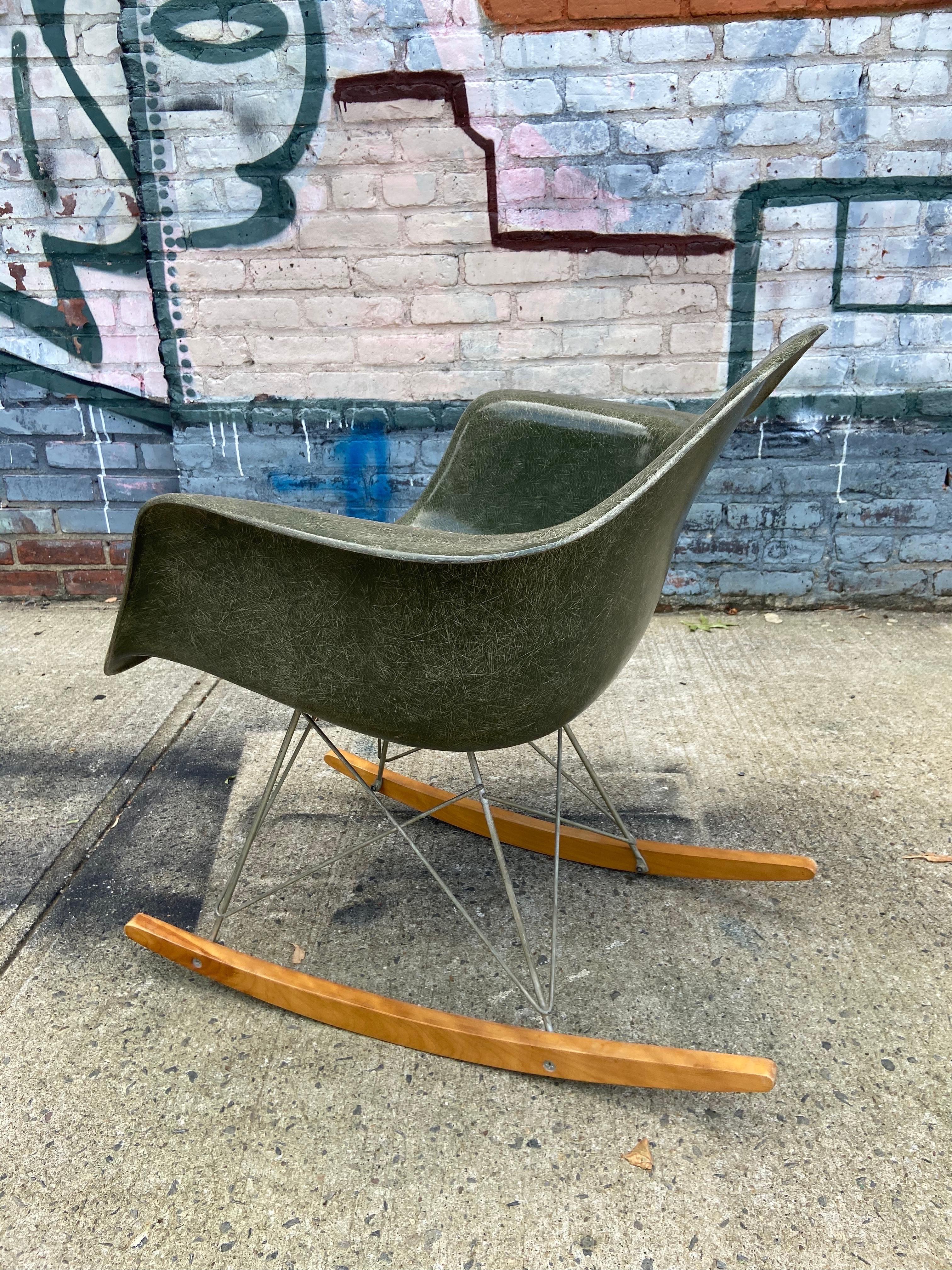 American Herman Miller Eames RAR Rocking Chair in Olive Green