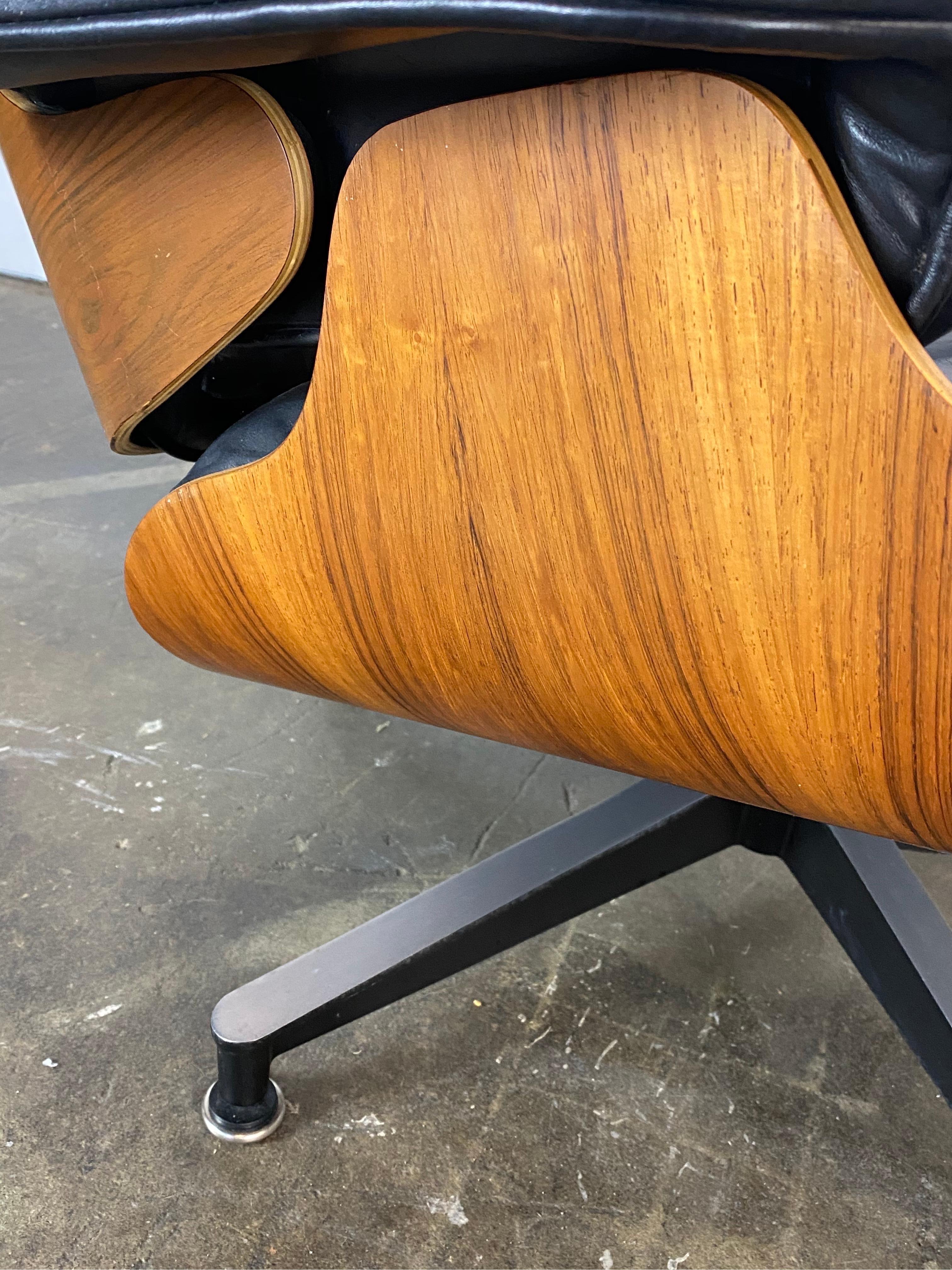 Gorgeous Herman Miller Eames Lounge Chair and Ottoman 2