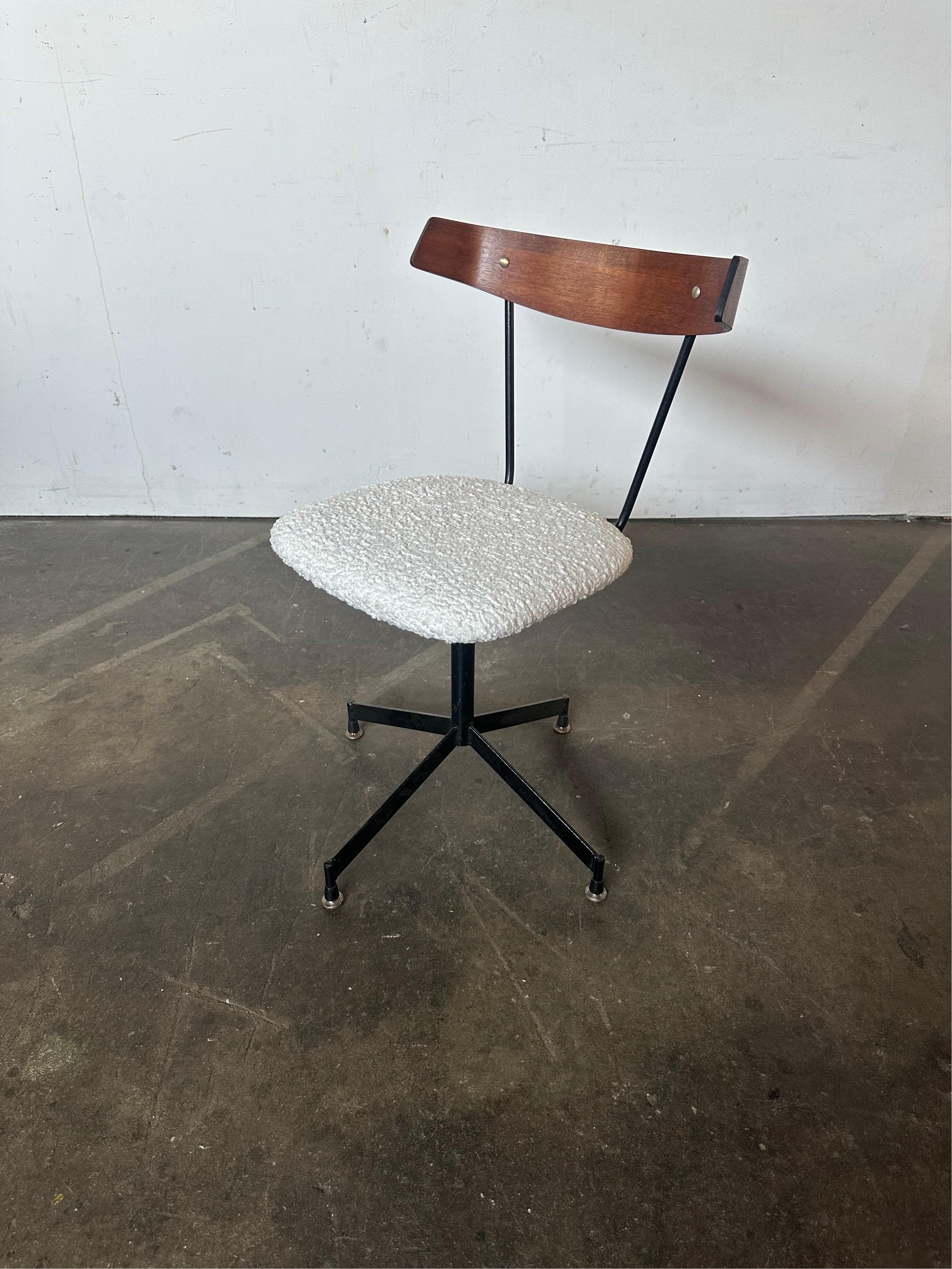 Clifford Pascoe Desk or Office Chair on Swivel Base 9