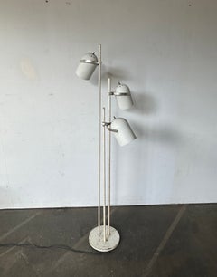 Moderne Stehlampe aus der Mitte des Jahrhunderts mit beweglichen, schwenkbaren Schirmen von Lightolier