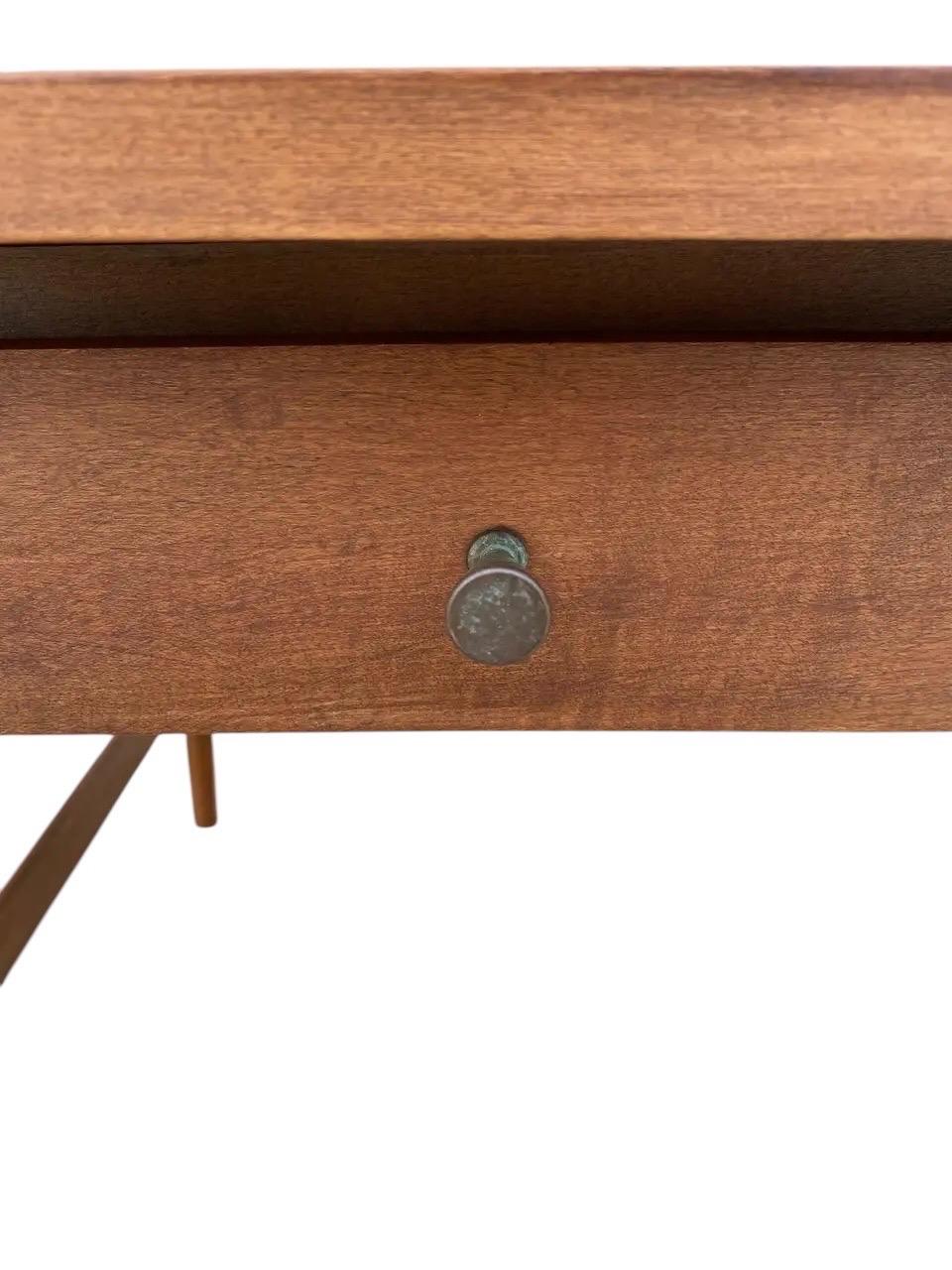 20th Century Beautifully Refinished Paul McCobb Planner Group Coffee Table For Sale