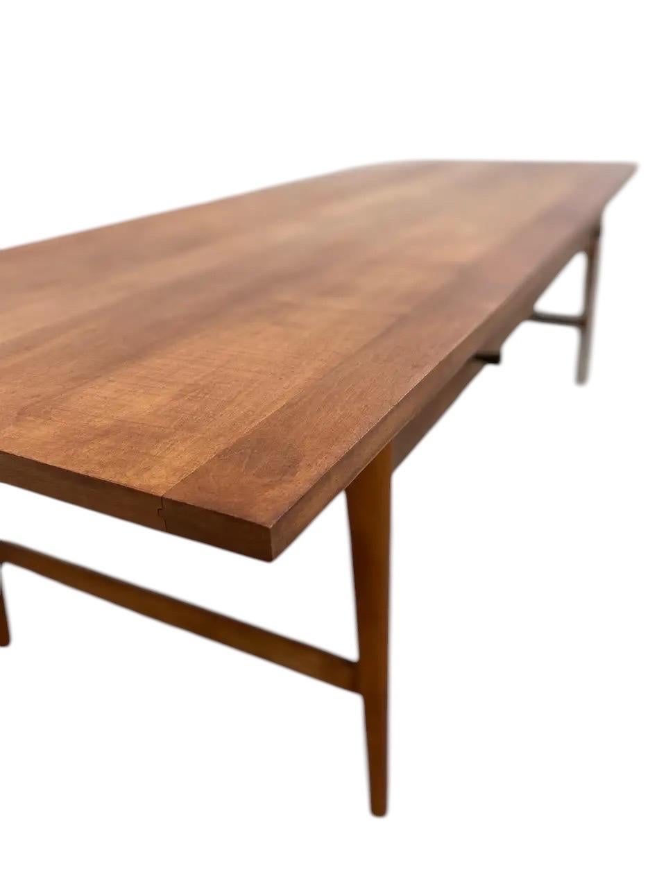 Beautifully Refinished Paul McCobb Planner Group Coffee Table For Sale 1