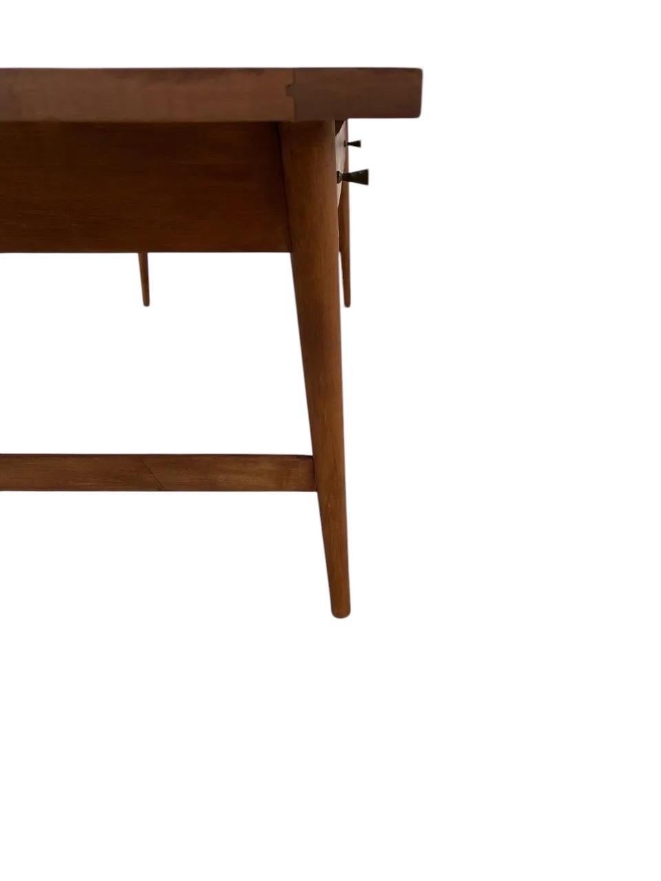 Beautifully Refinished Paul McCobb Planner Group Coffee Table For Sale 3