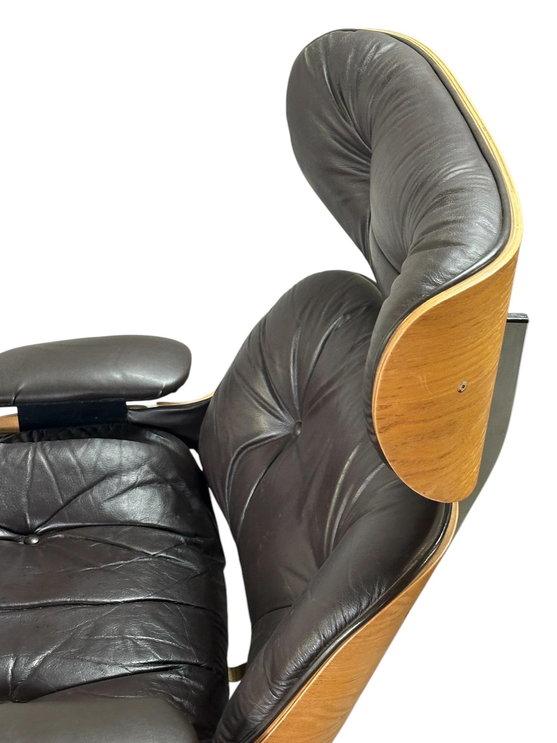 Plycraft Silla Reclinable y Otomana Moderna de Mitad de Siglo según Eames siglo XX