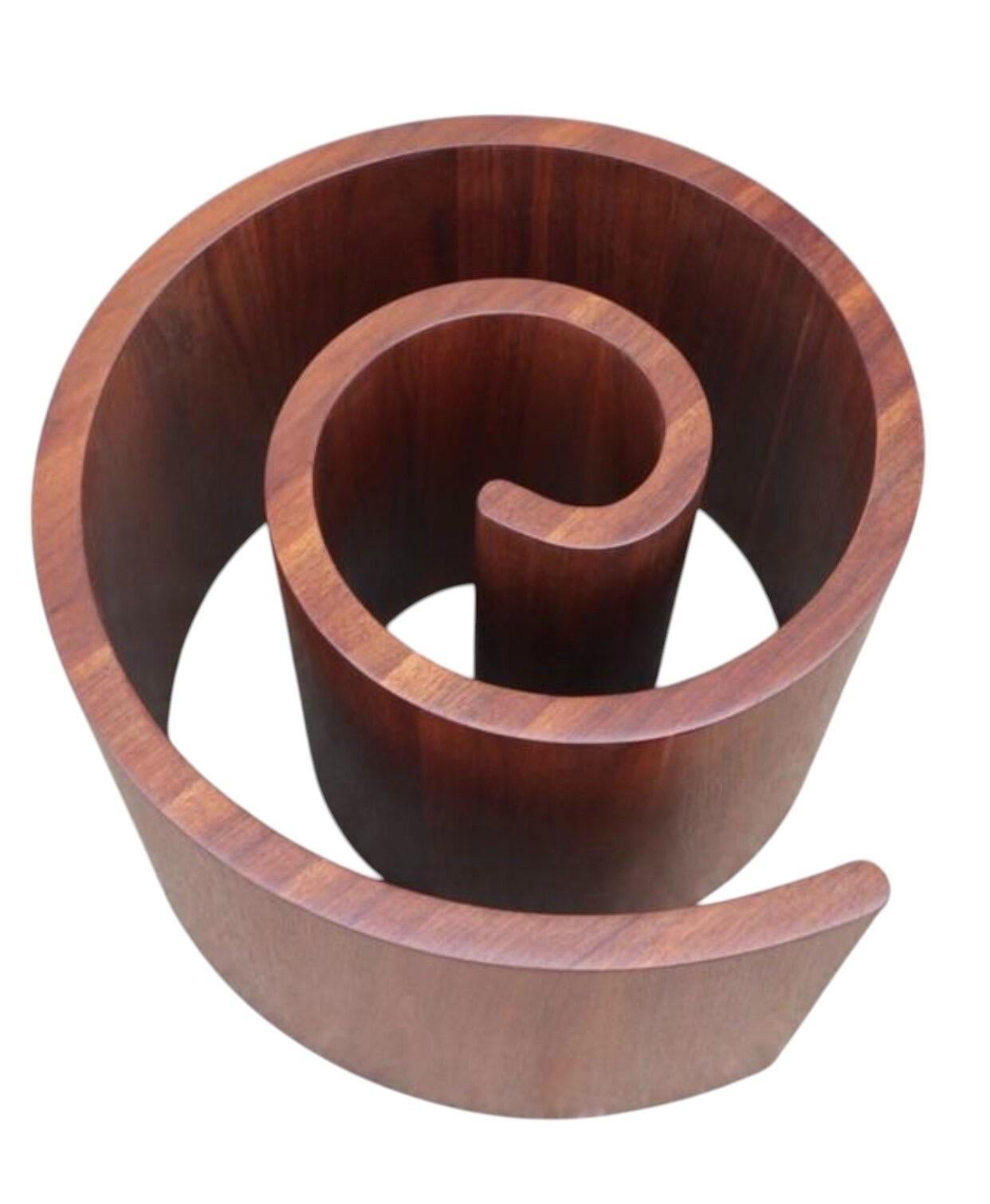 Vladimir Kagan Schnecken-Couchtisch aus Nussbaumholz im Angebot 3