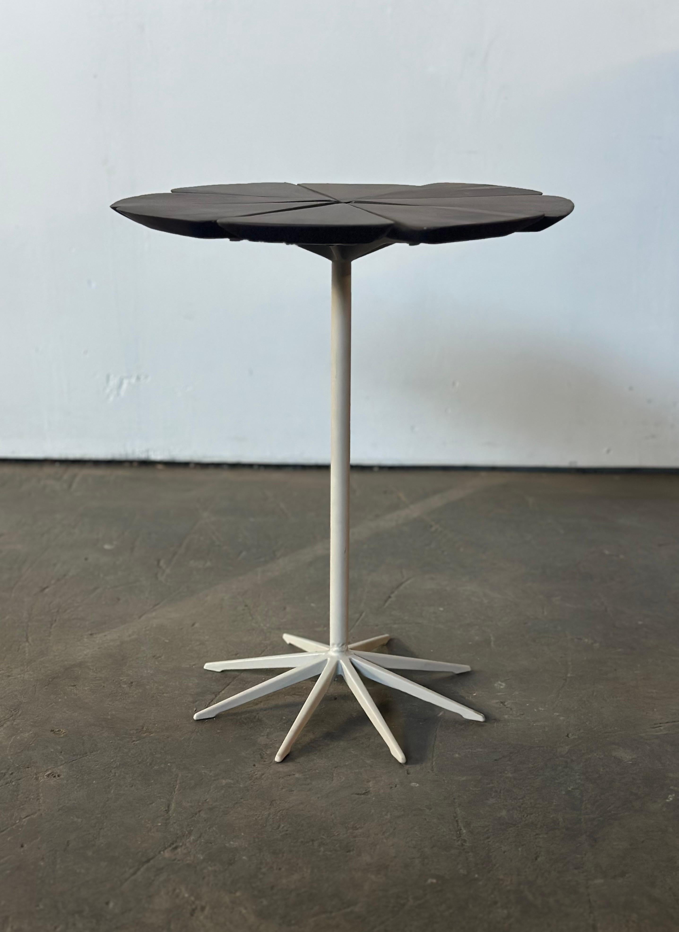 Américain Table d'appoint Petal de Richard Schultz pour Knoll en vente