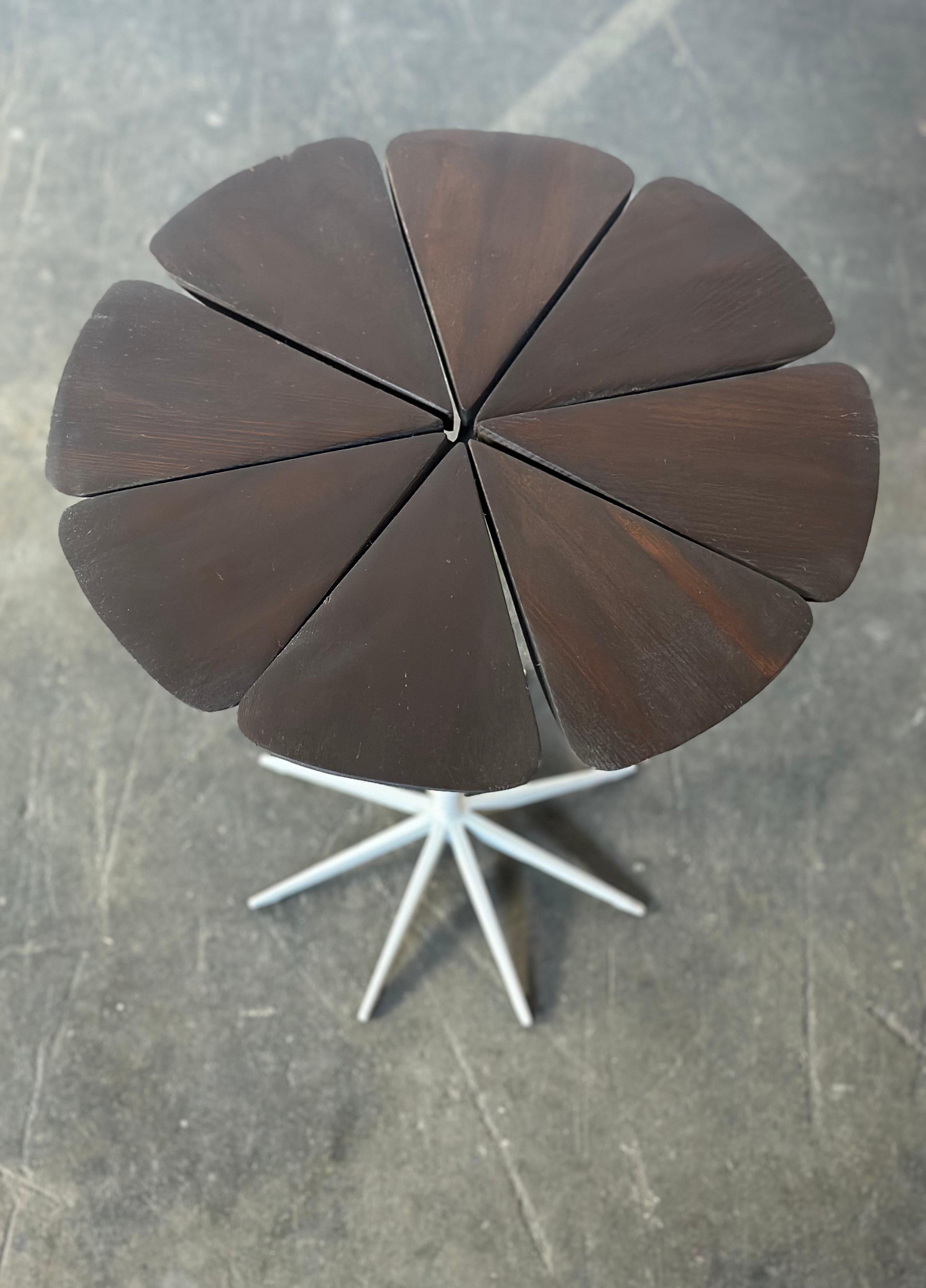 20ième siècle Table d'appoint Petal de Richard Schultz pour Knoll en vente