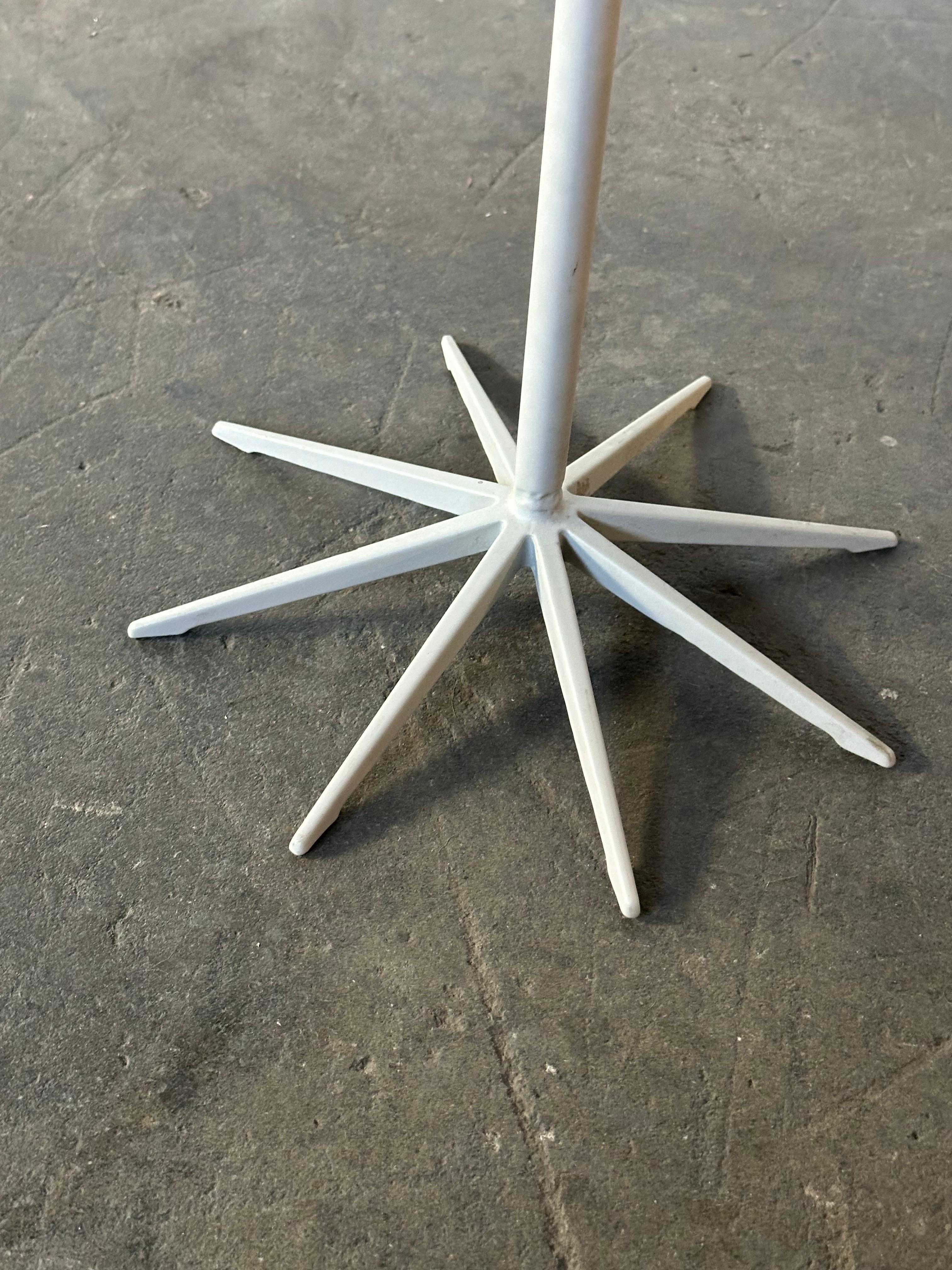 Table d'appoint Petal de Richard Schultz pour Knoll État moyen - En vente à Brooklyn, NY