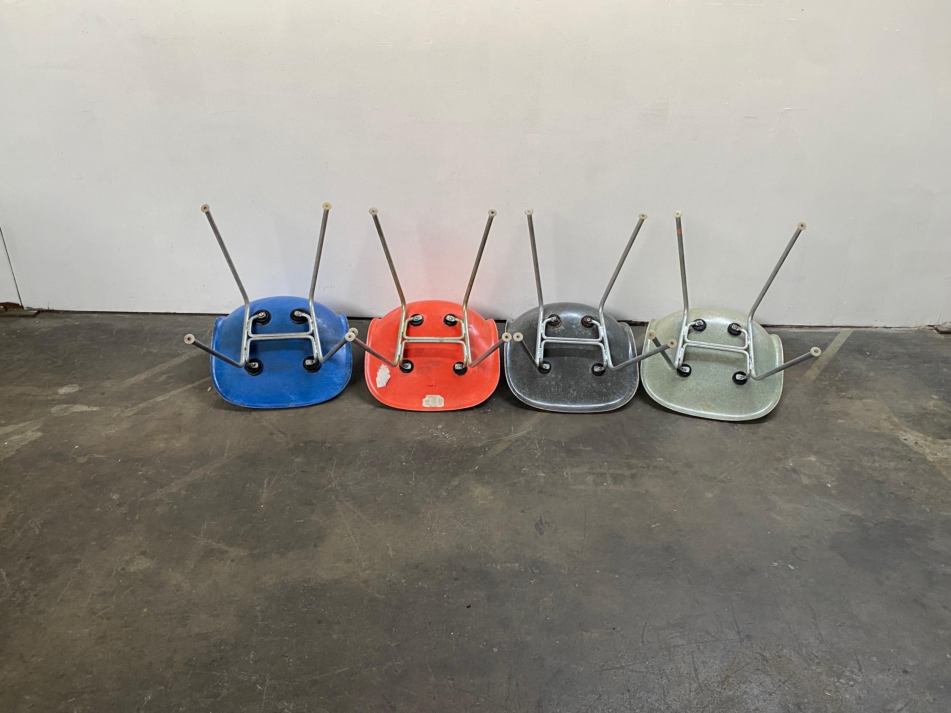 Set of Four Herman Miller Eames Fiberglass Dining Chairs 6