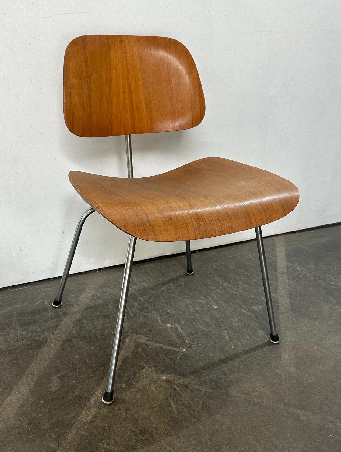 Early Eames DCM Dining Chair by Herman Miller, 1950s Edition For Sale 11
