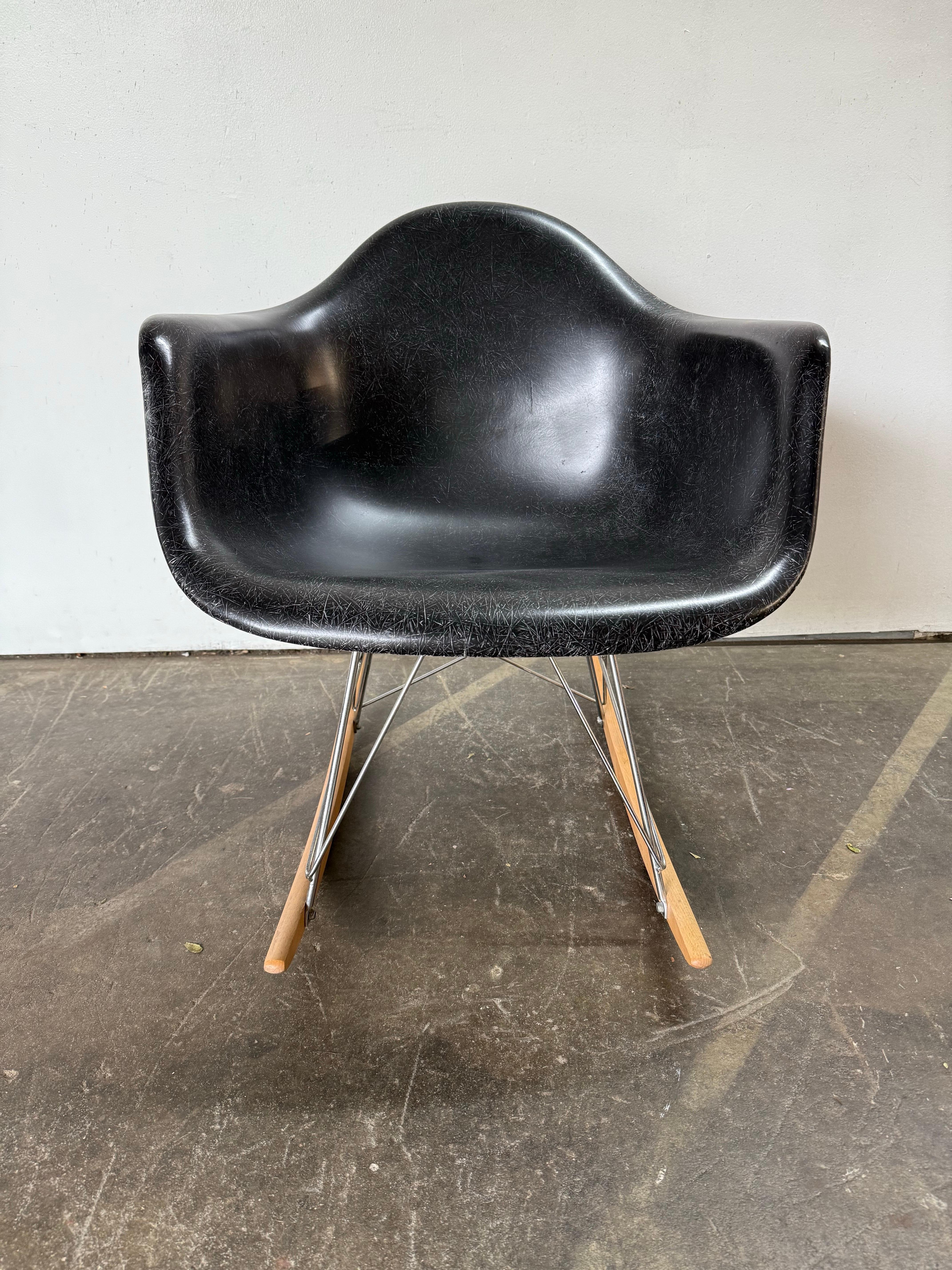 Restored Herman Miller Eames Fiberglass Rocking Chair For Sale 10