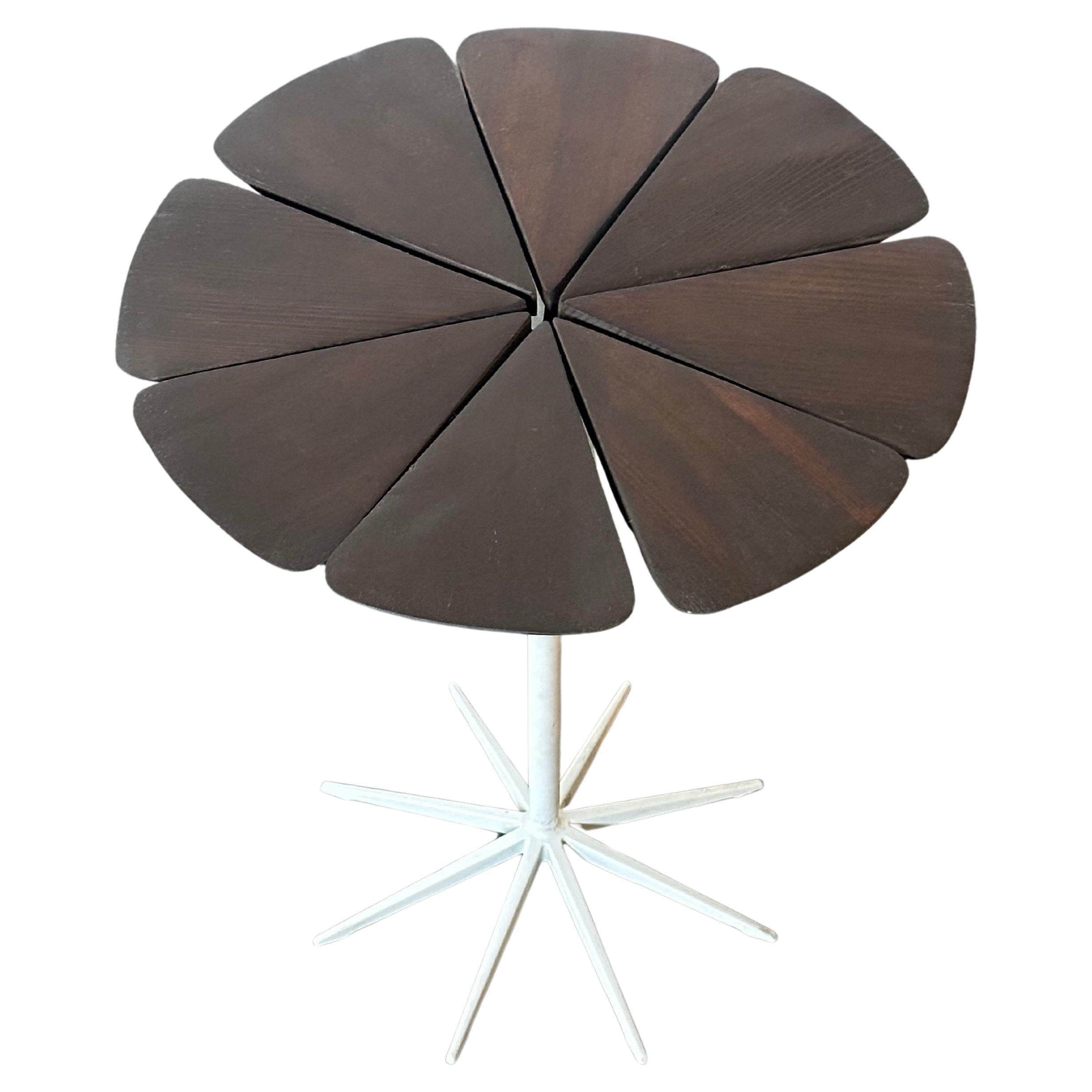Tavolino Petal di Richard Schultz per Knoll