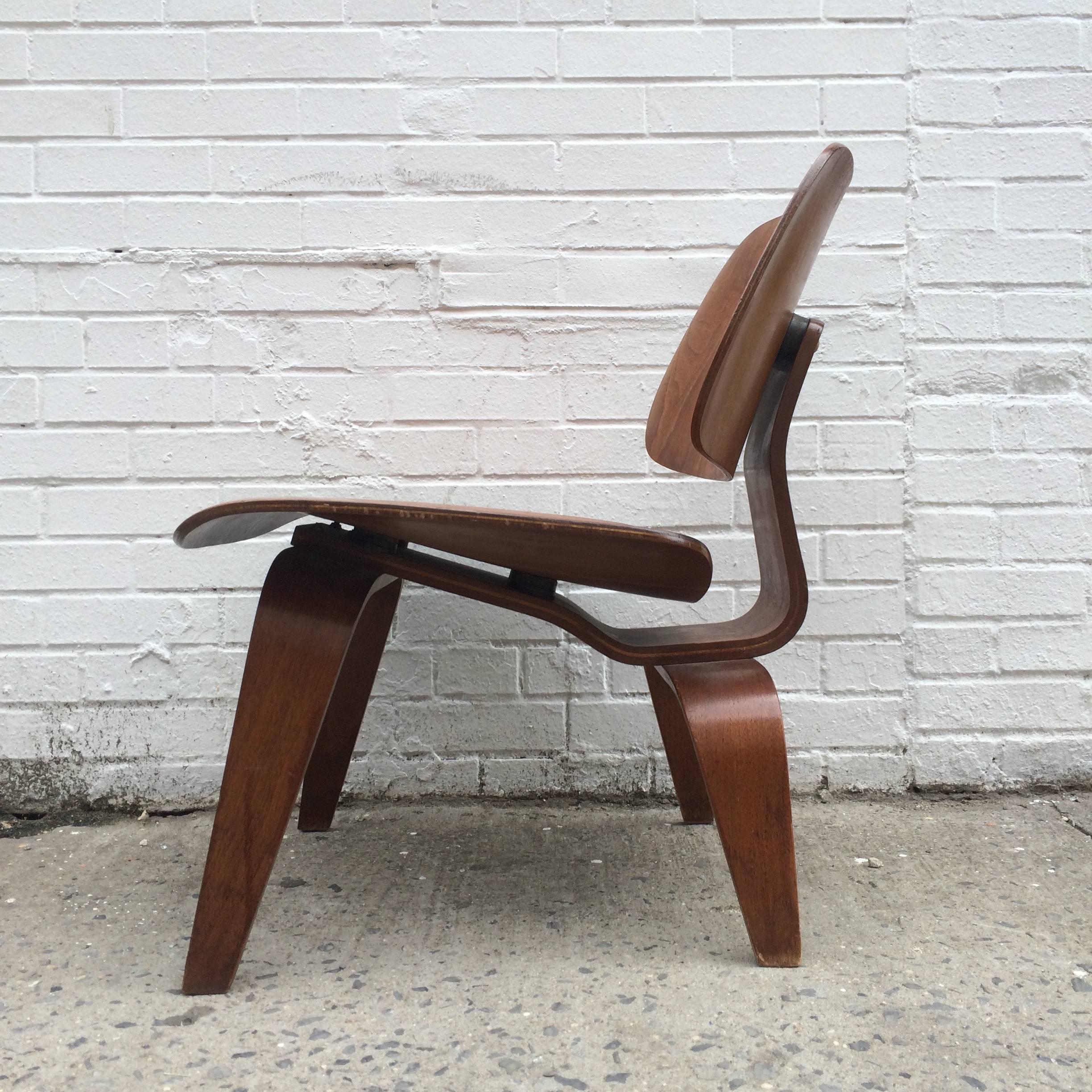 Mid-20th Century Eames Evans Walnut LCW Chair