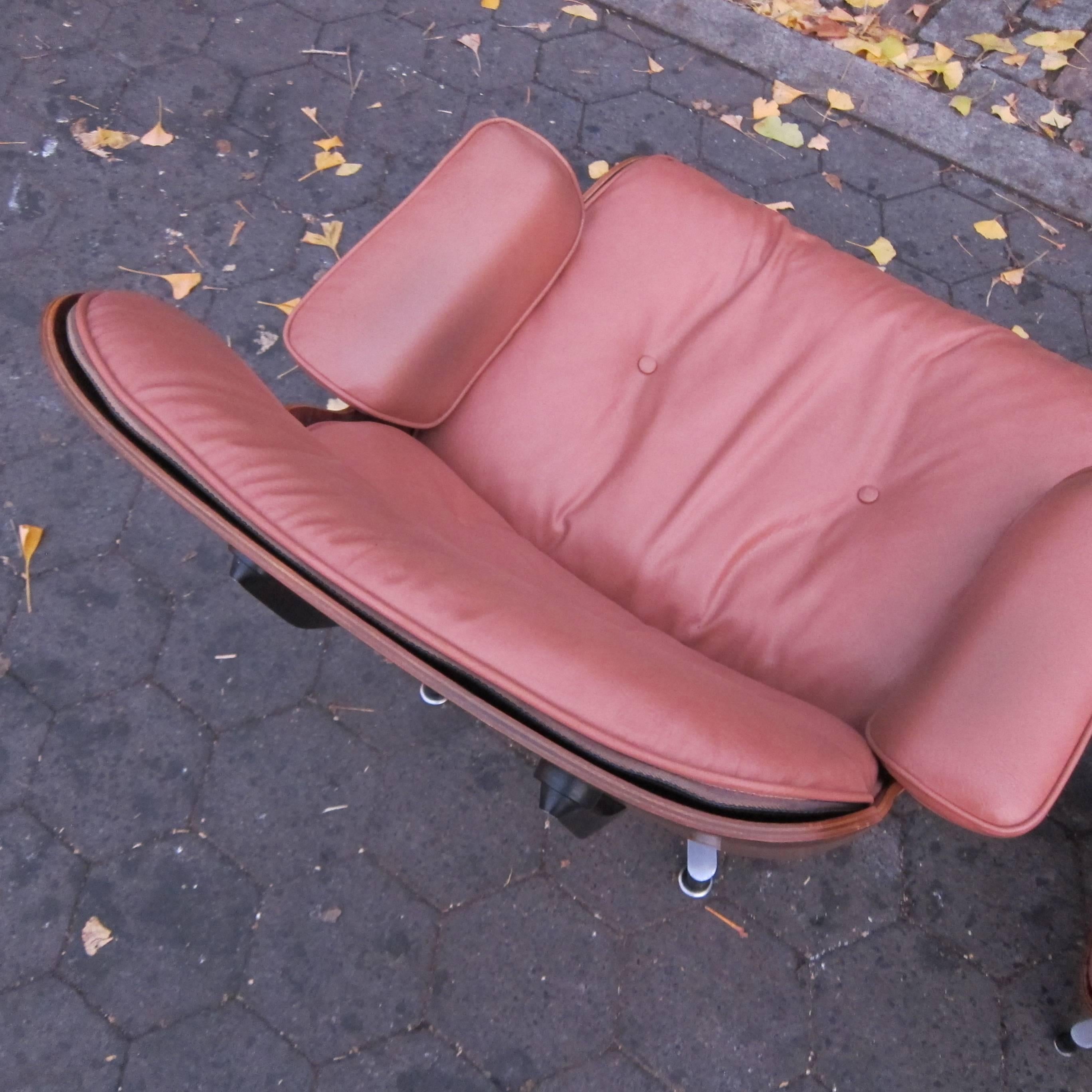 Aluminum Herman Miller Eames Rosewood Lounge Chair and Ottoman