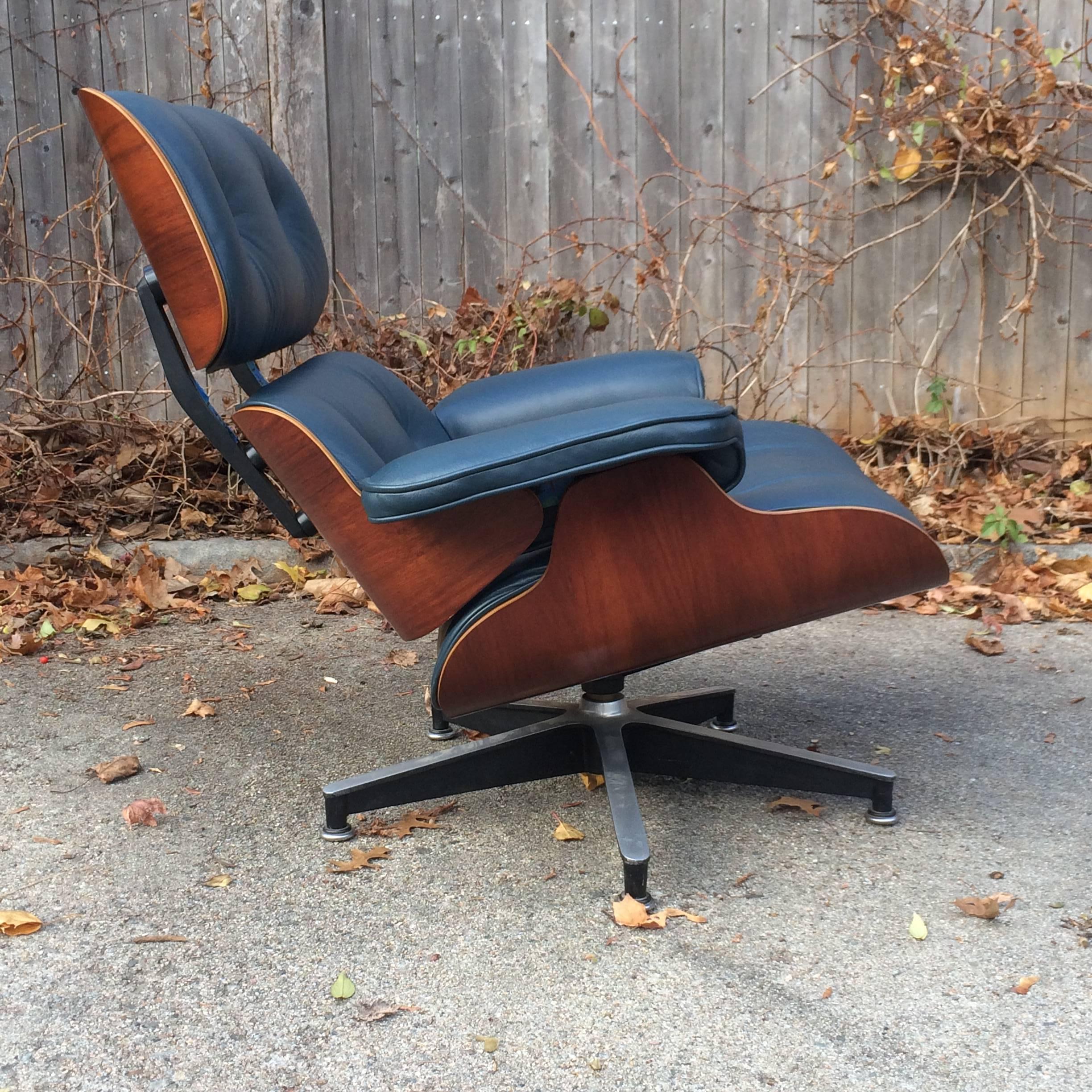Late 20th Century Rare Navy Blue Herman Miller Eames Lounge Chair Set