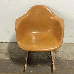 Ocre foncé Herman Miller Eames RAR
