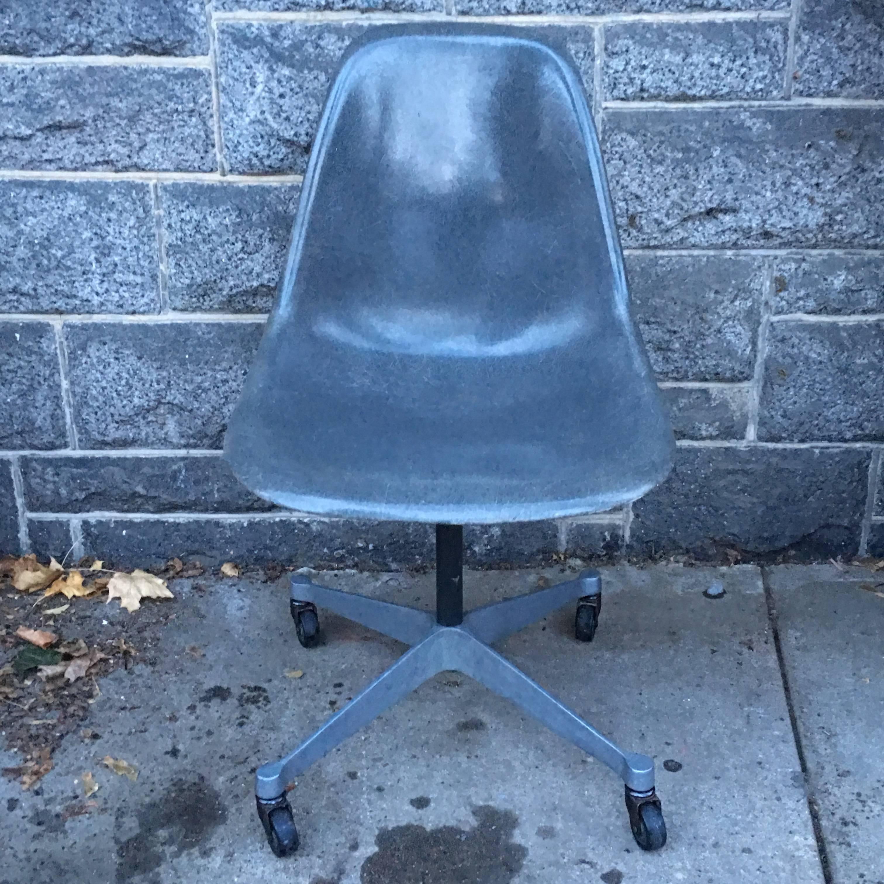 grey eames office chair