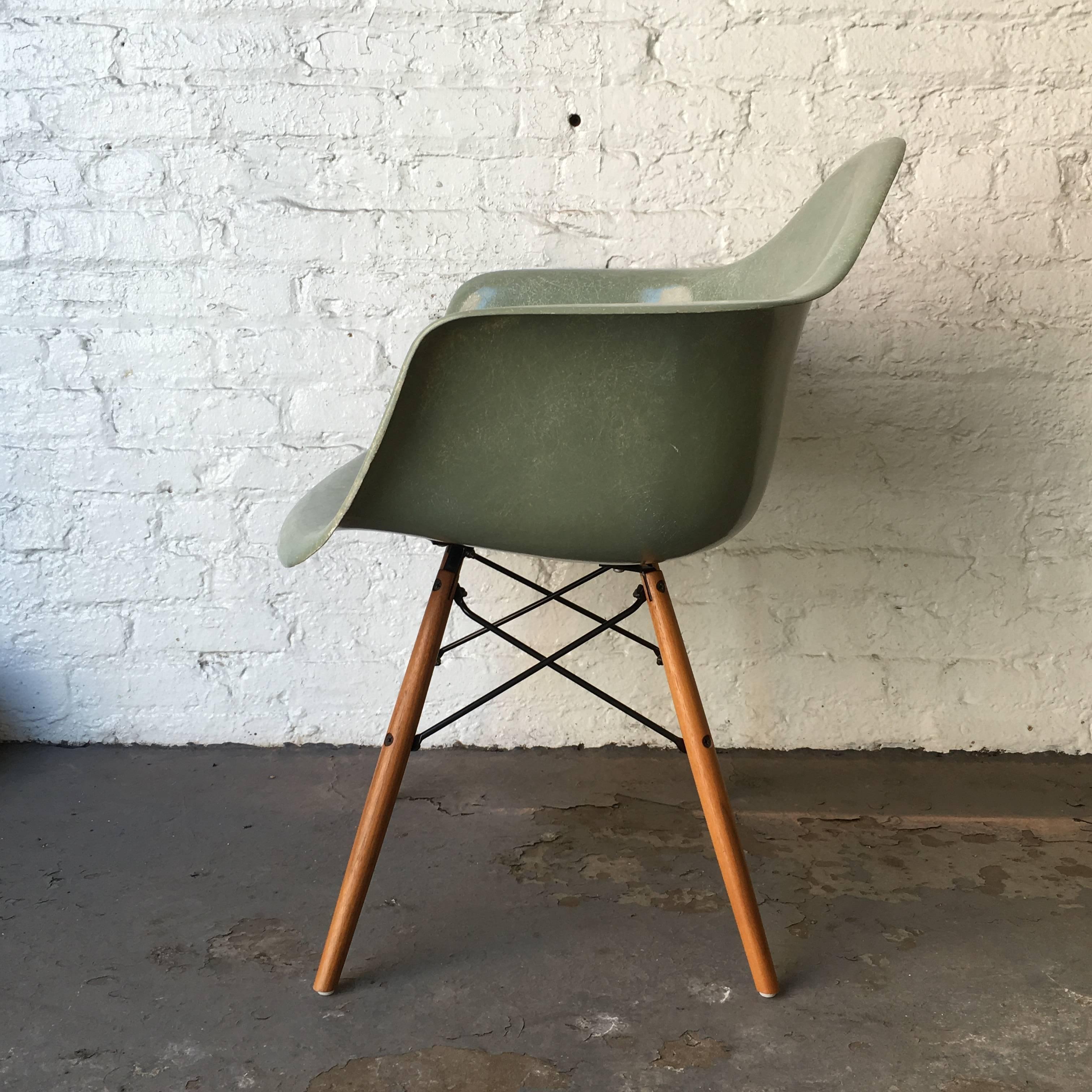 eames fibreglass armchair