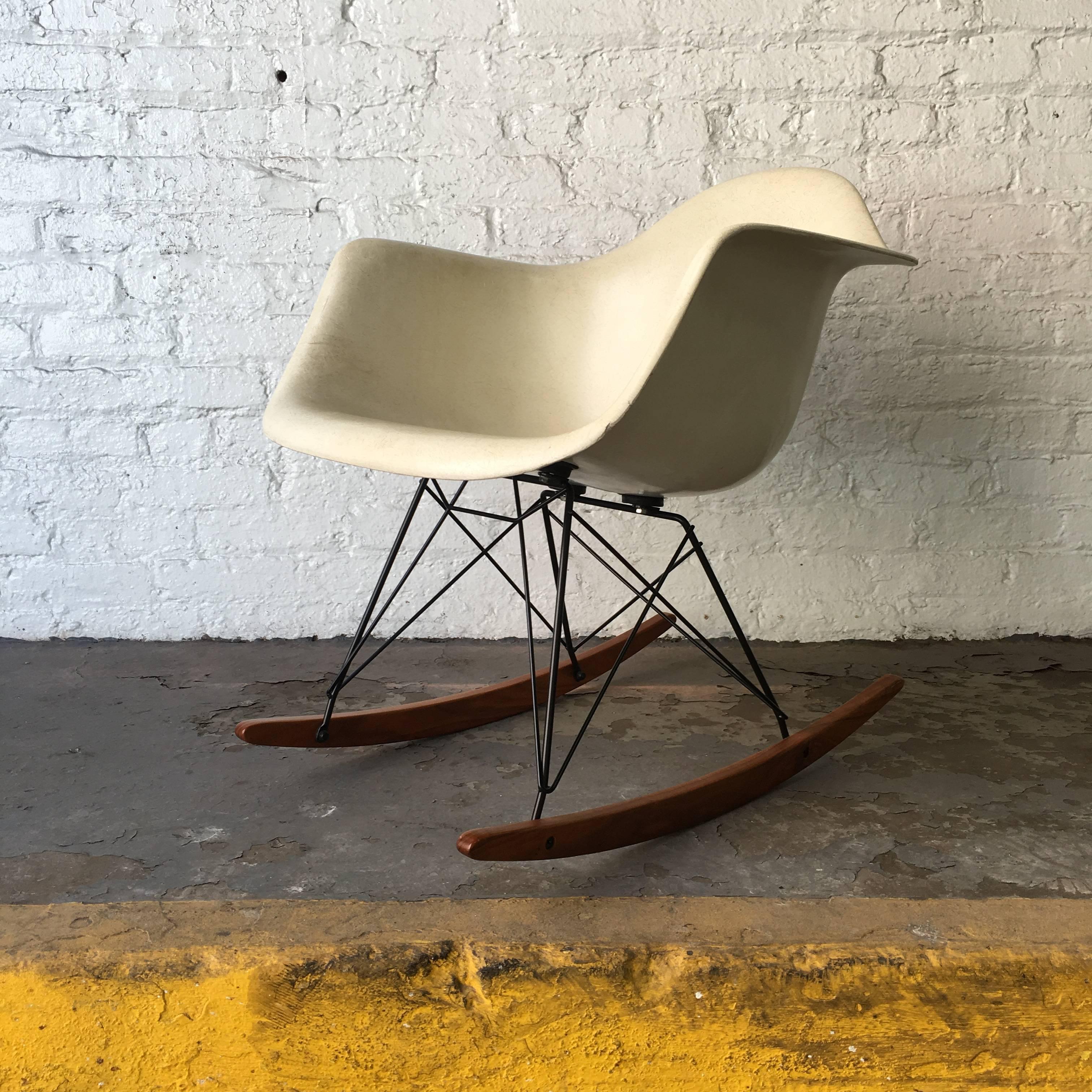 American Herman Miller Eames Parchment RAR Rocking Chair