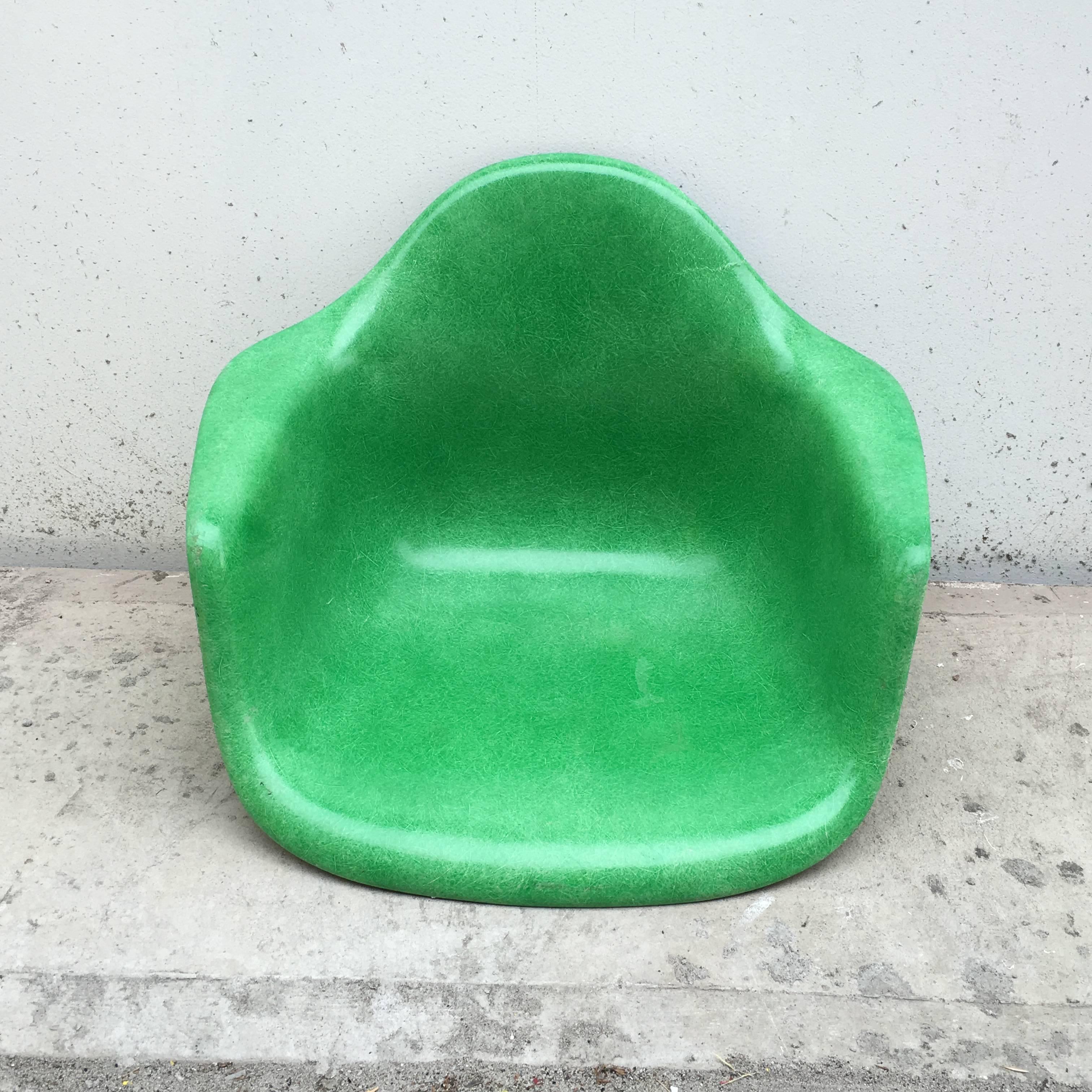 American Kelly Green Herman Miller Eames Fiberglass Chair