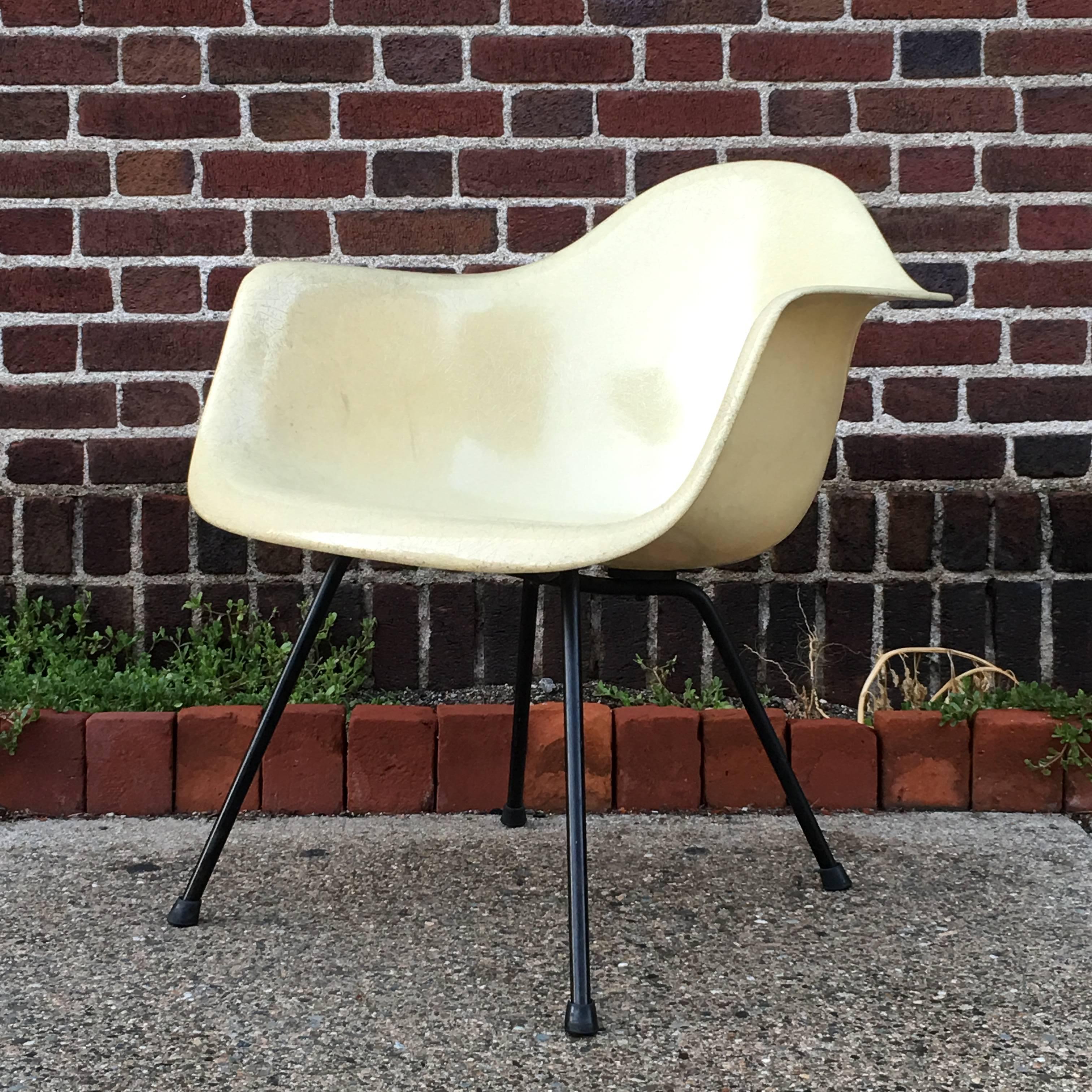 American Herman Miller Eames Zenith LAX Lounge Chair in Parchment