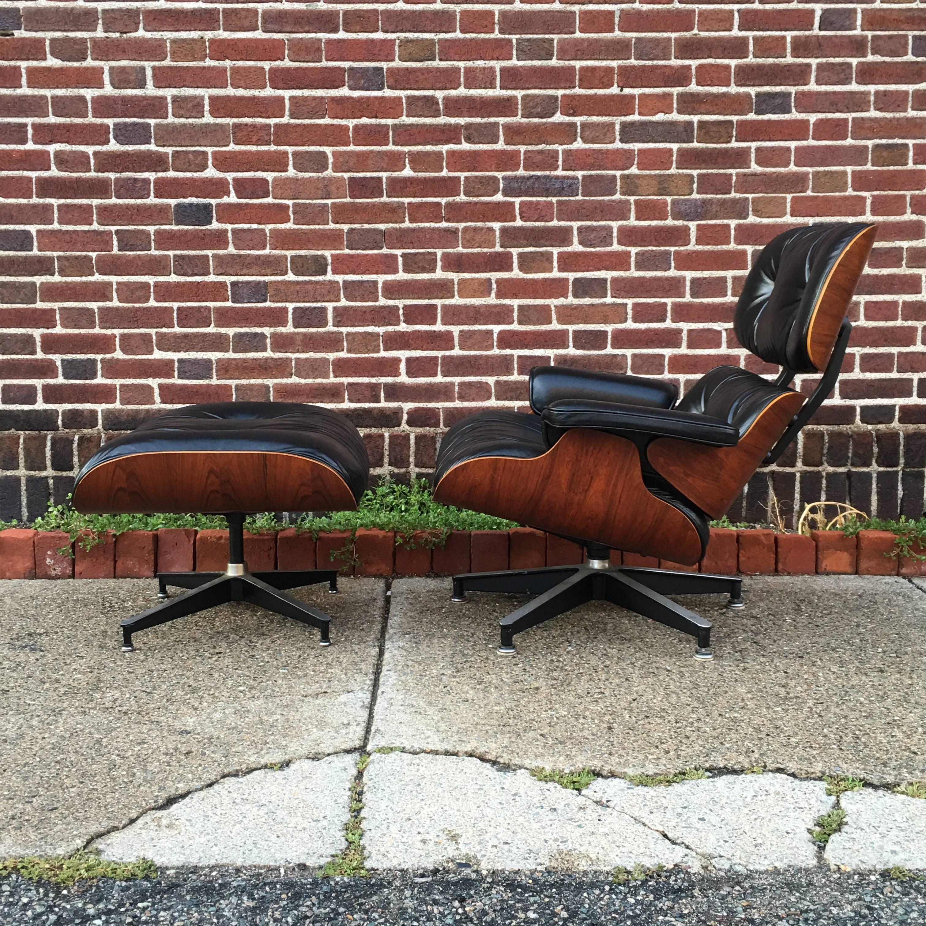 American Highly Figured Rosewood Herman Miller Eames Lounge Chair and Ottoman