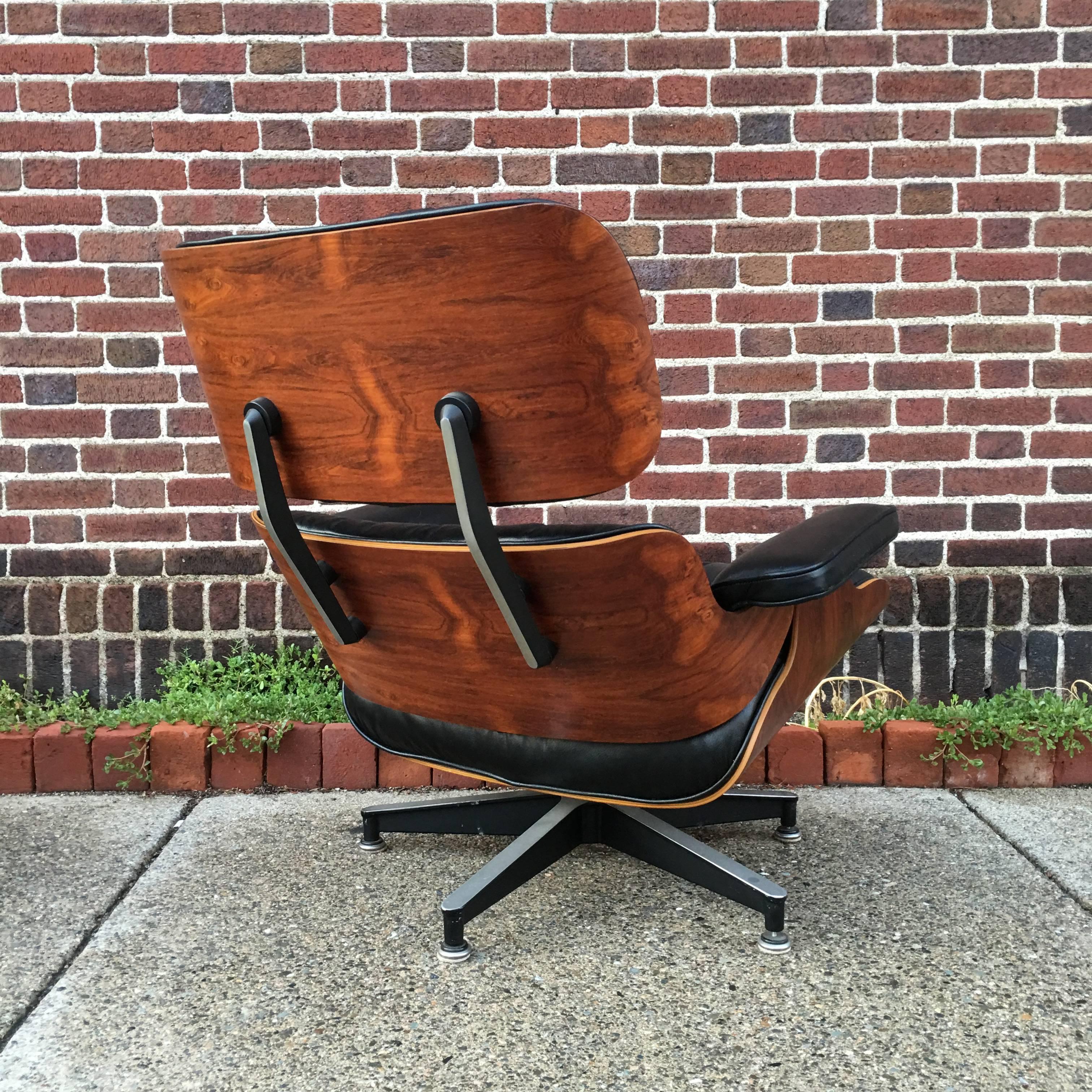 Mid-Century Modern Highly Figured Rosewood Herman Miller Eames Lounge Chair and Ottoman