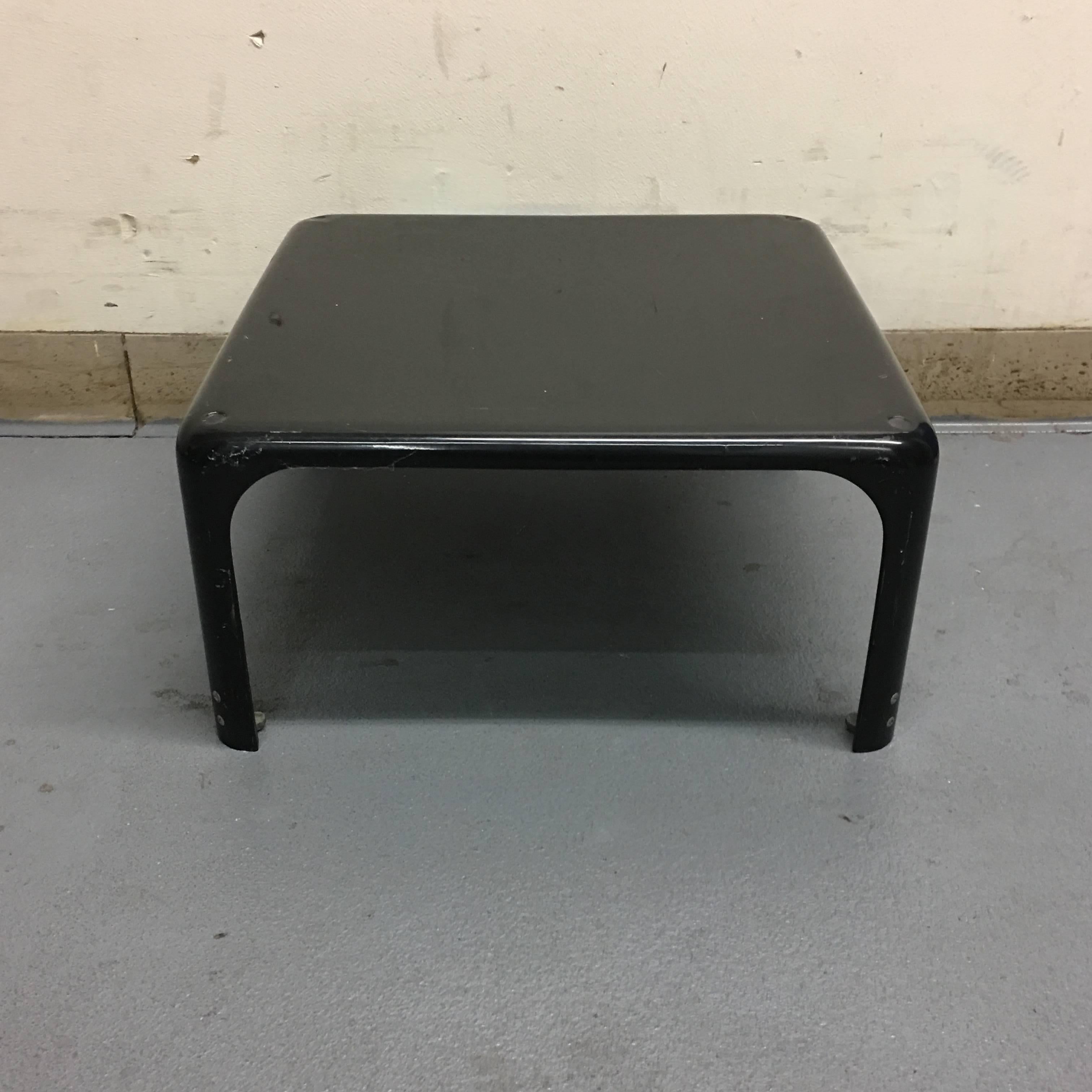 Demetrio 45 Side Table by Vico Magistretti for Artemide In Good Condition In Brooklyn, NY