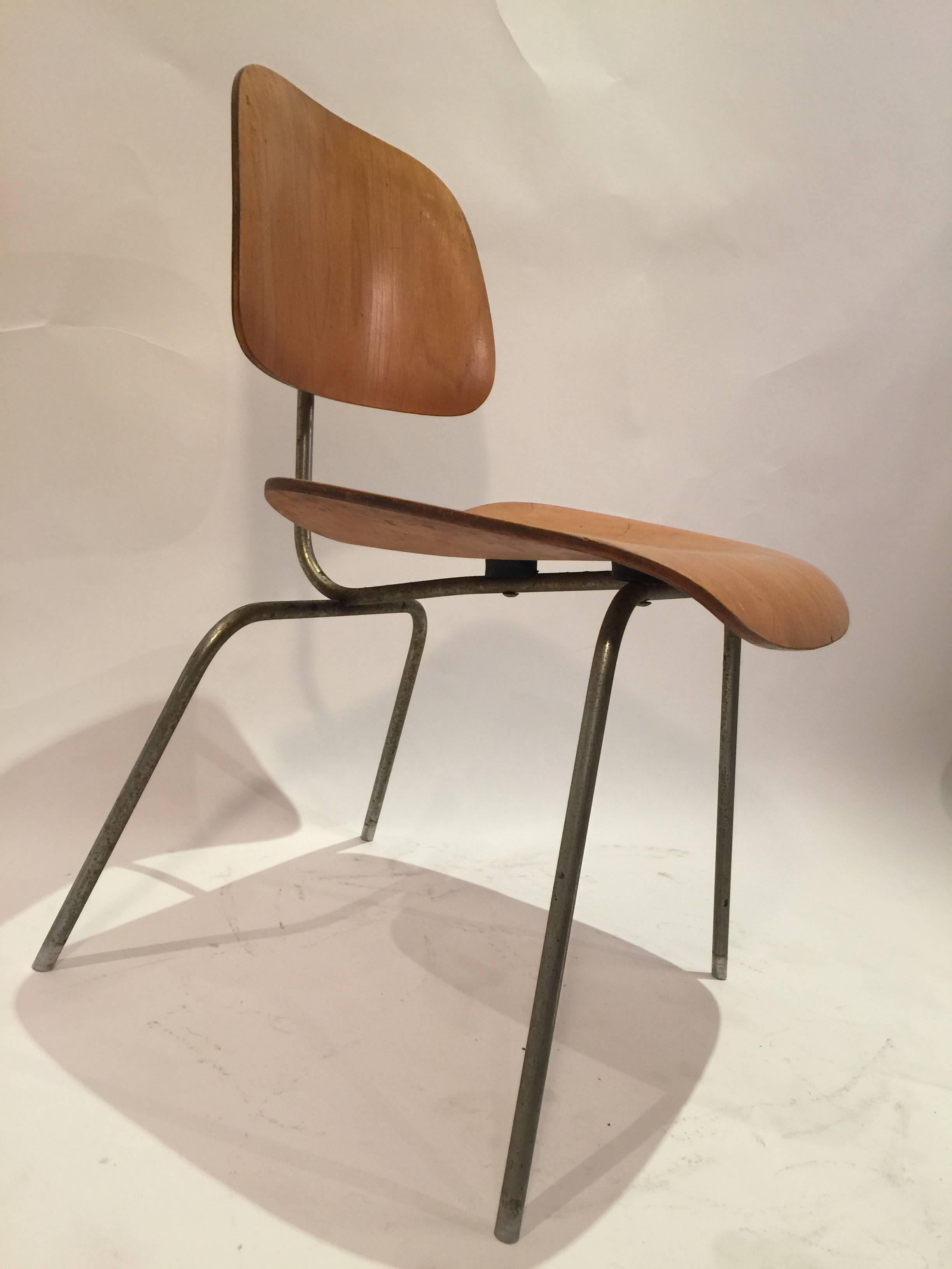 1950s Herman Miller Eames DCM Dining Chair In Fair Condition In Brooklyn, NY