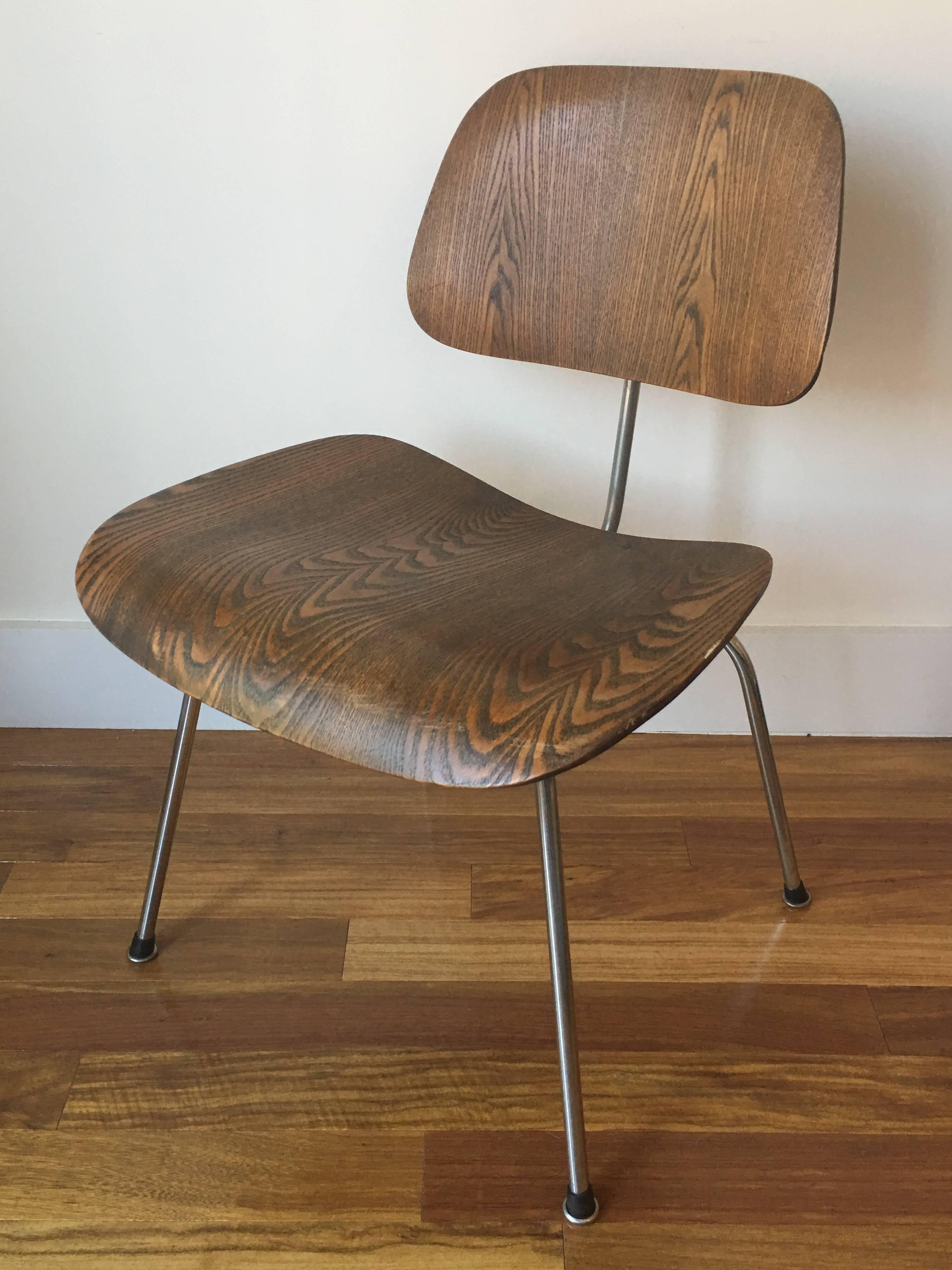 Early 1950s Herman Miller Eames Ash DCM Dining Chair In Good Condition In Brooklyn, NY