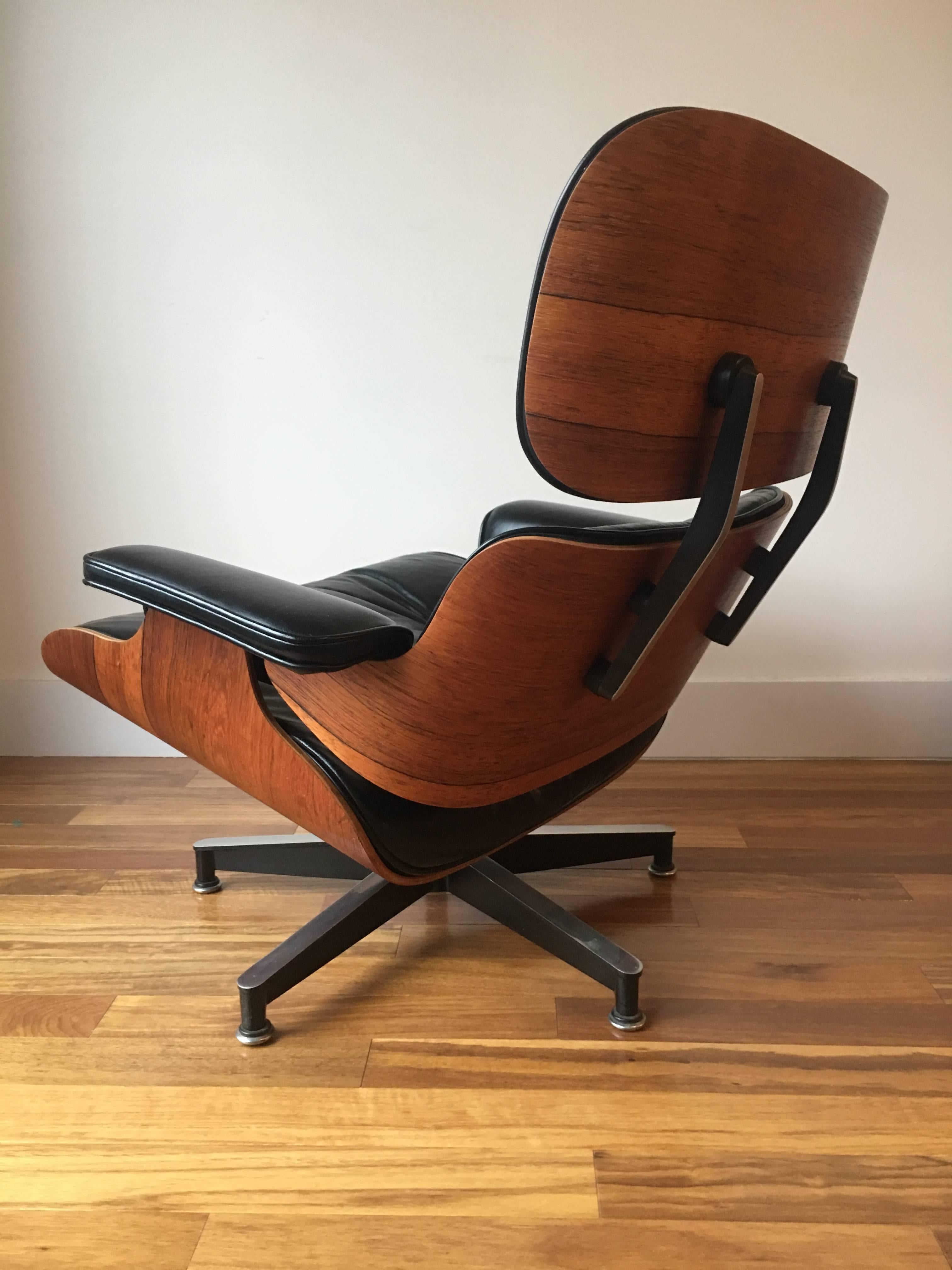 Mid-20th Century Near Mint Condition 1960s Herman Miller Eames Lounge Chair and Ottoman