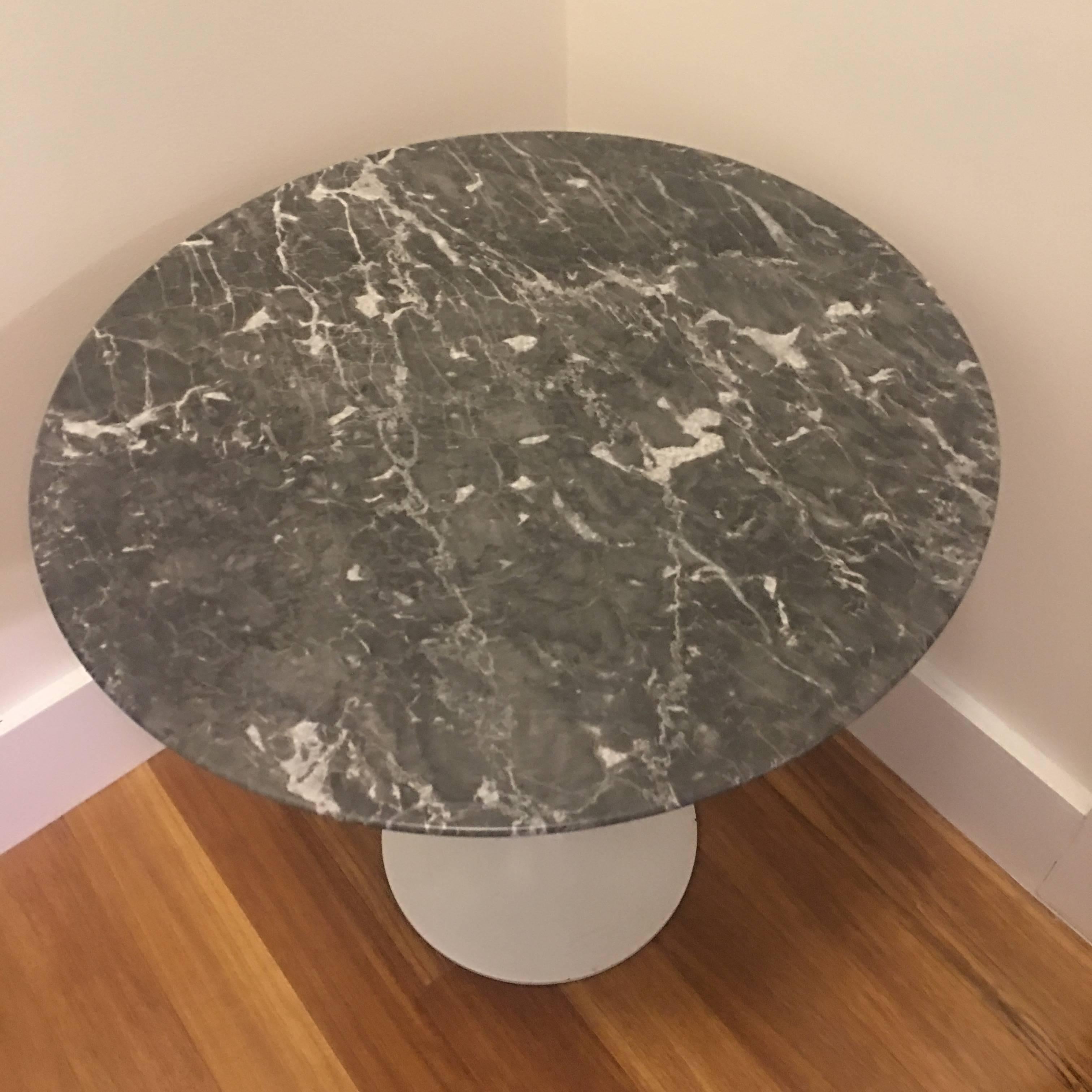 Eero Saarinen for Knoll marble-top side table in 20" diameter version. Marble top is mint. Normal wear to the base. Sturdy and handsome.