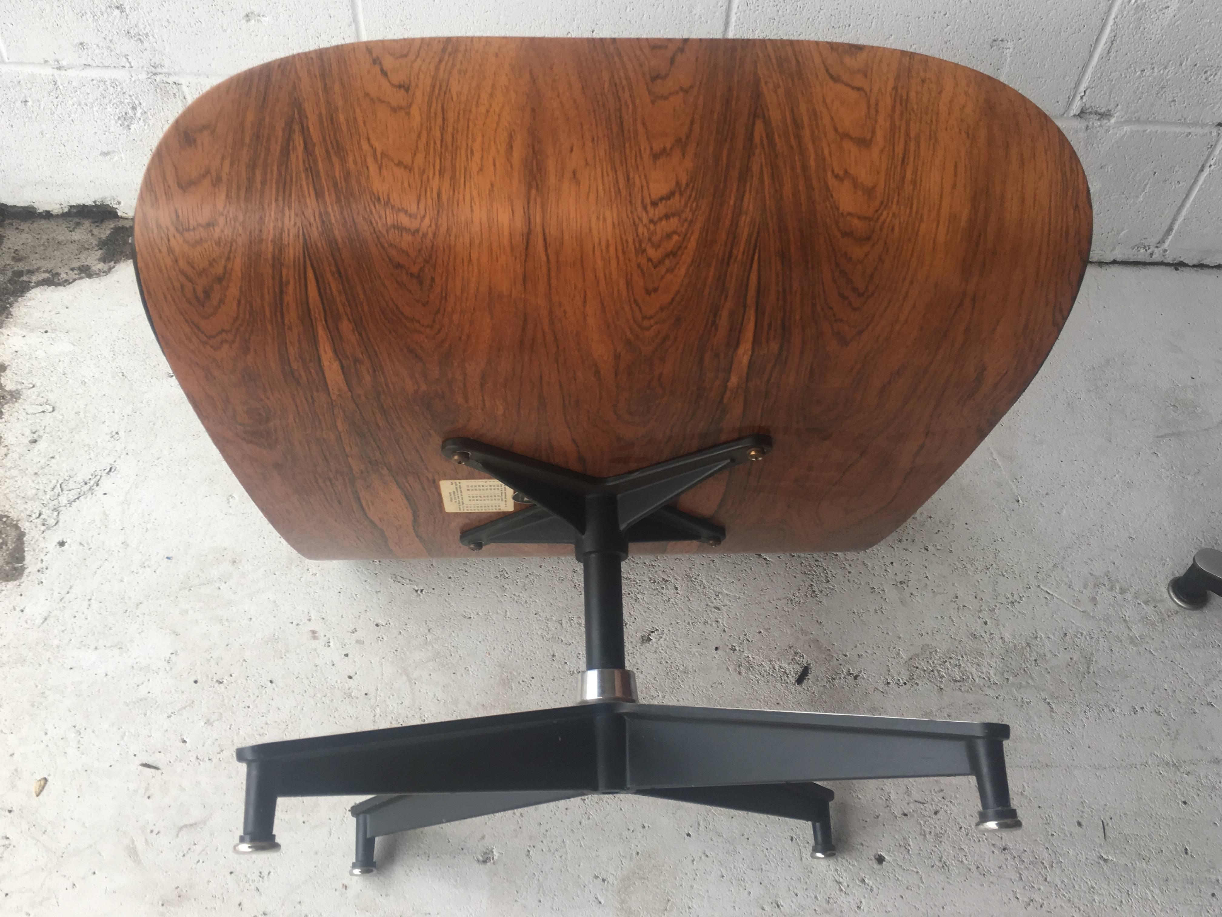 Late 20th Century Perfect Herman Miller Eames Lounge Chair and Ottoman