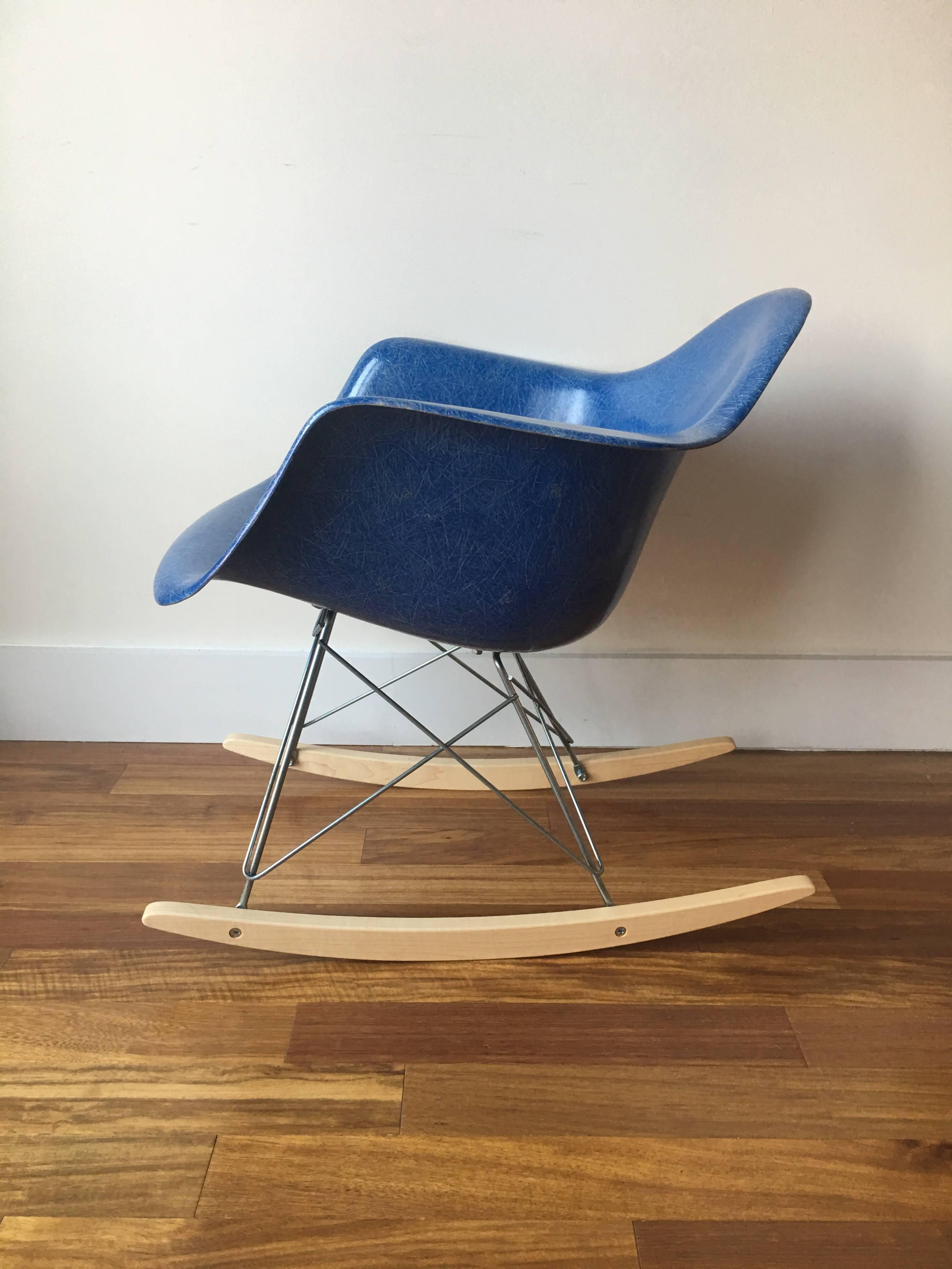Mid-Century Modern Herman Miller Eames Rar Rocking Chair in Blue
