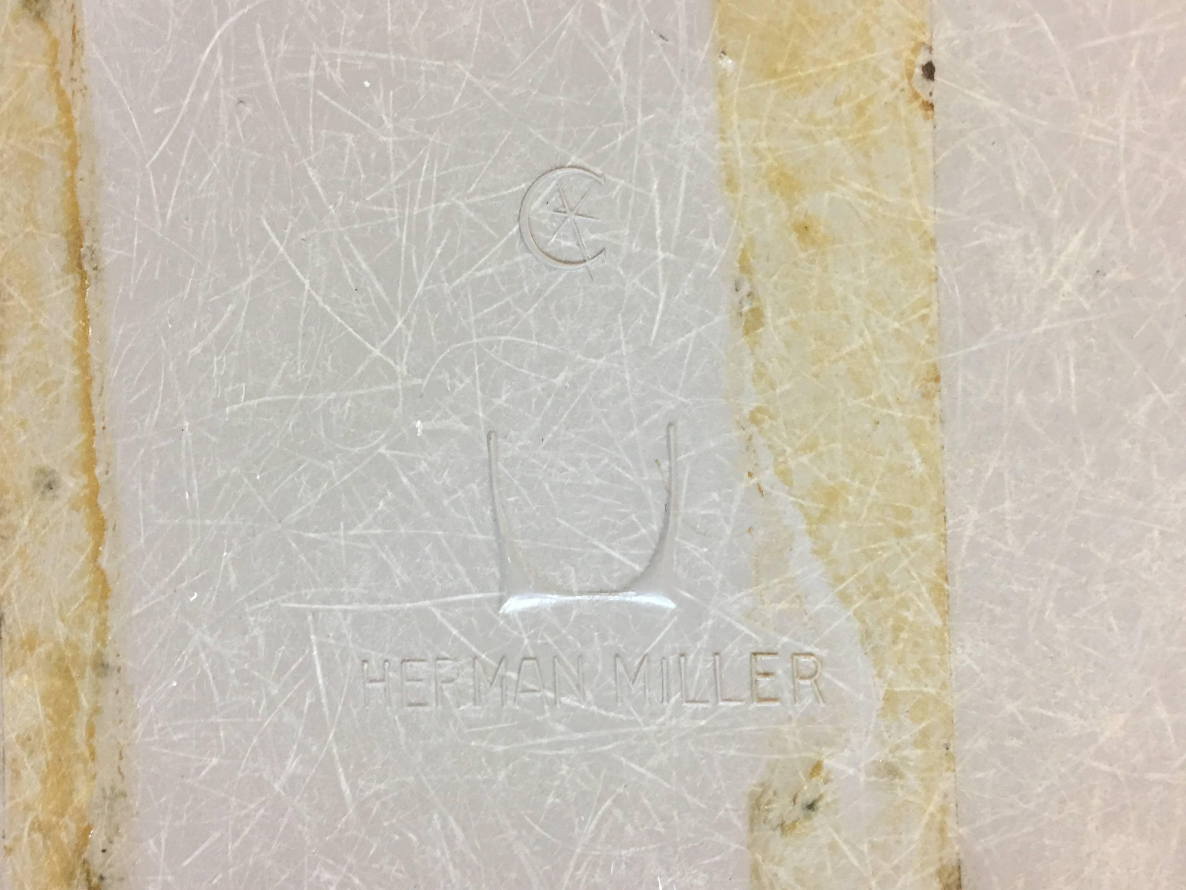 Mid-Century Modern Herman Miller Eames Swivel Armchair