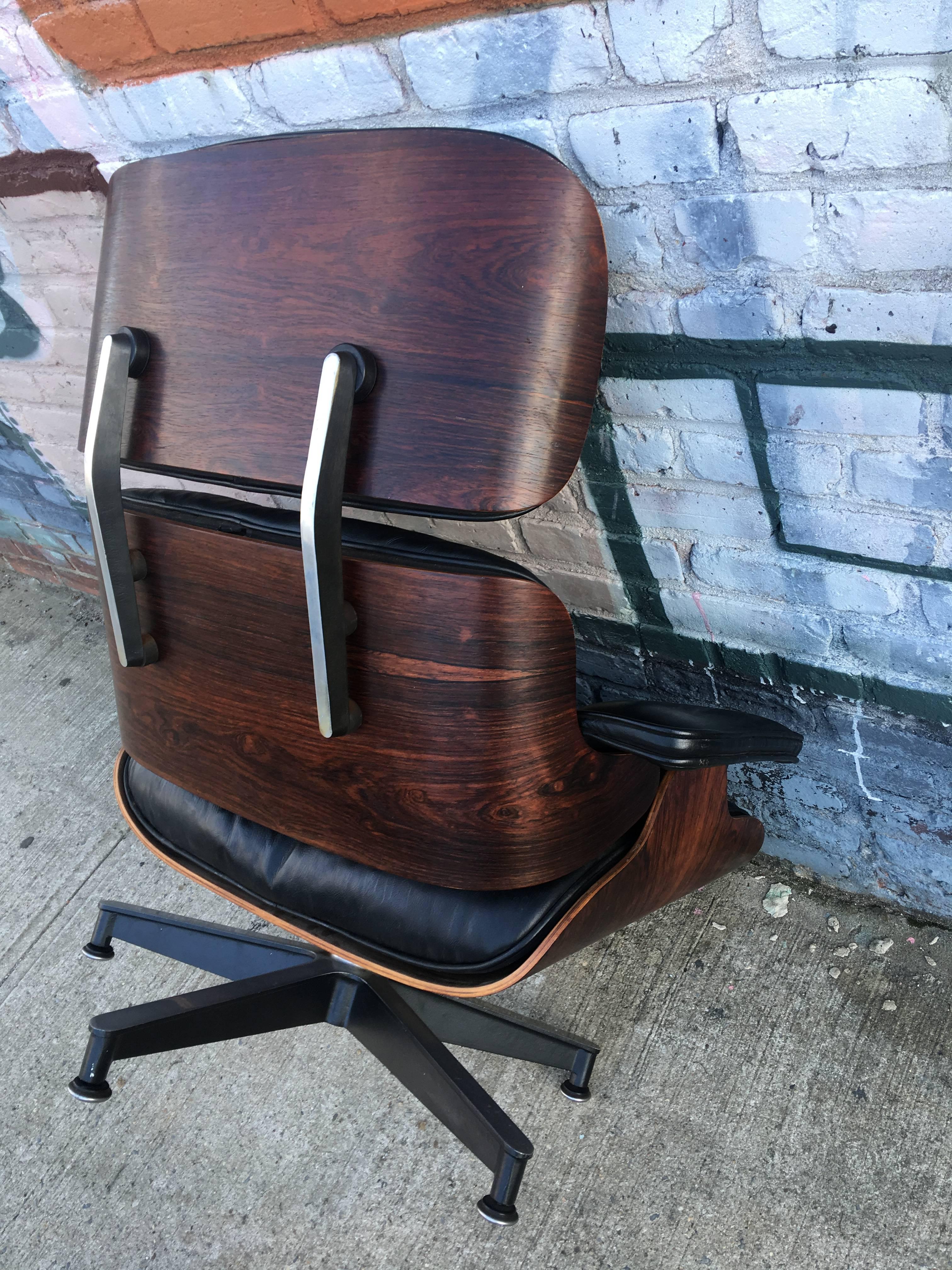 Mid-Century Modern Early 1960s Down Filled Herman Miller Eames Lounge Chair and Ottoman