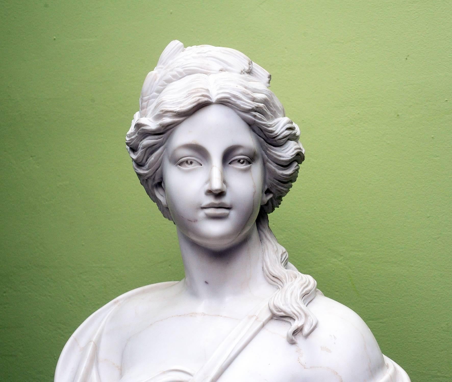 Mid-20th Century White Marble Woman's Bust For Sale 2