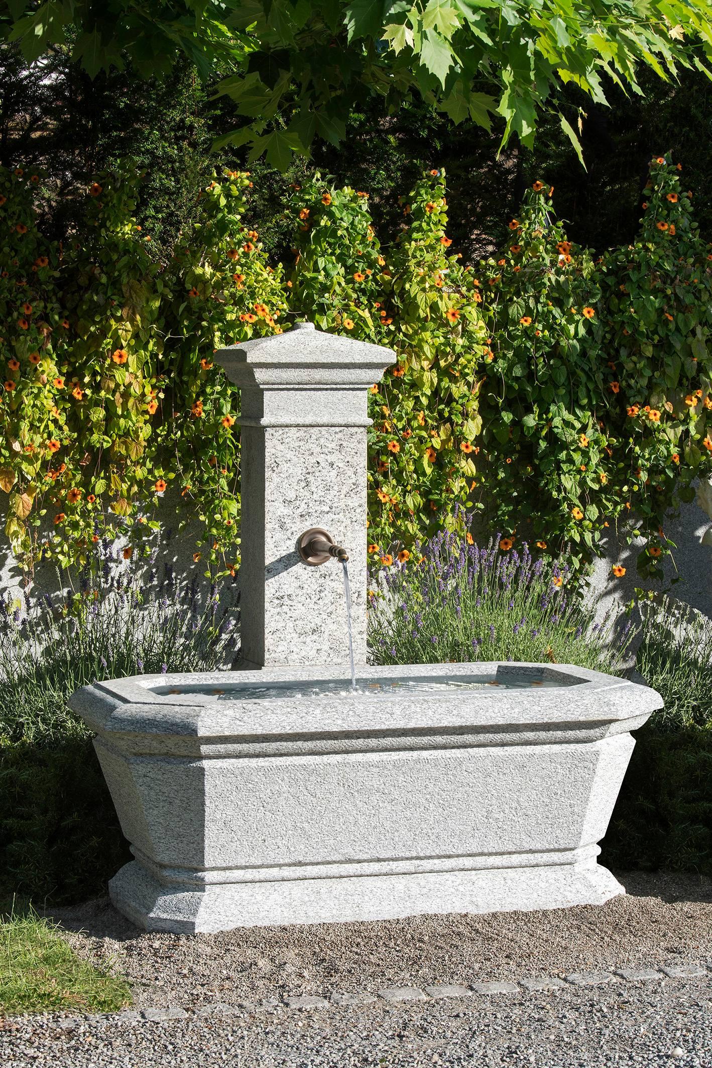 A very nice fountain with colomn from Zurich, Switzerland
The granite is from Switzerland as well.
The fountain stood in Zurich representative in front of a villa.