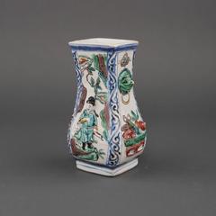 Chinese Porcelain Wucai Pear Shaped Rectangular Vase, 17th Century
