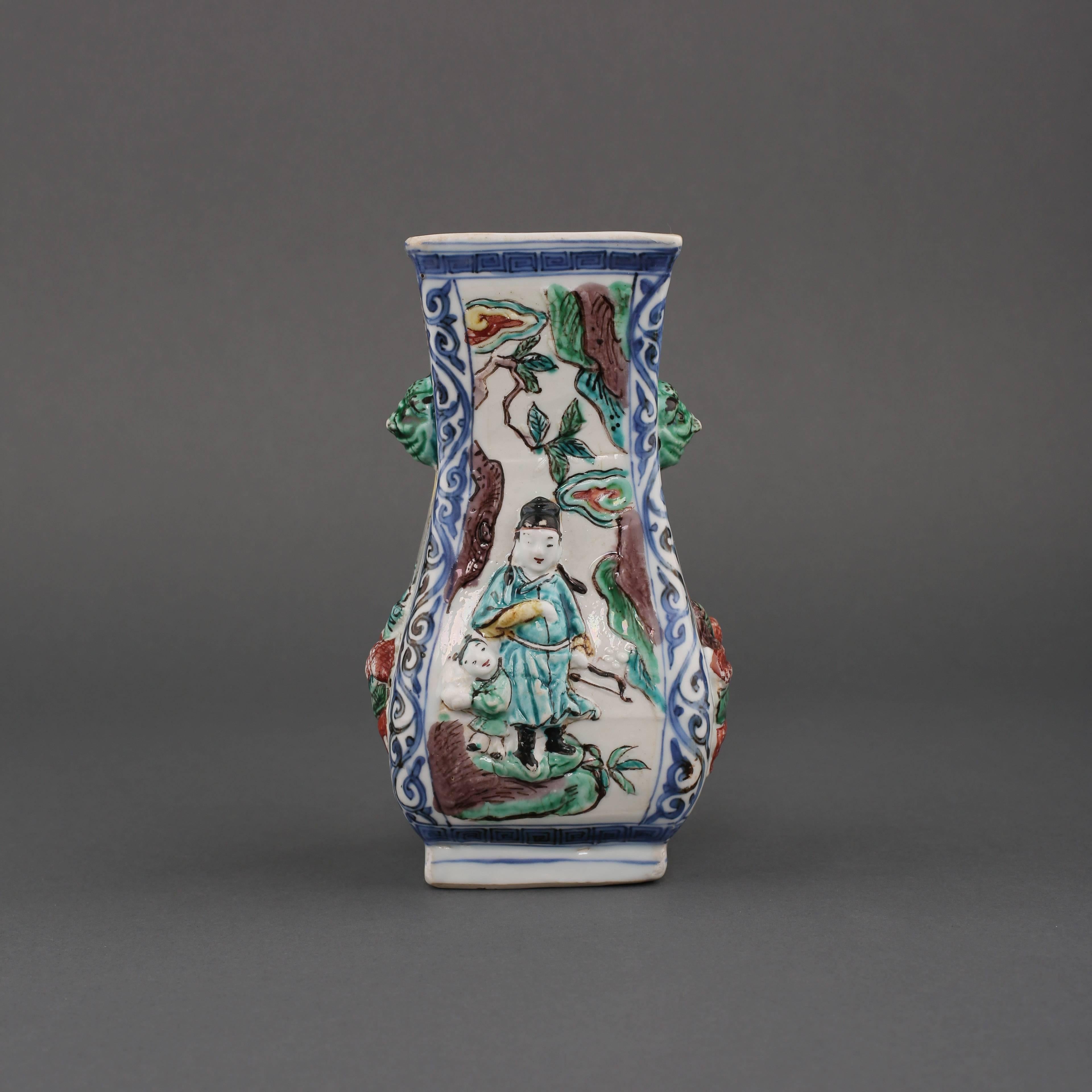 Chinese Porcelain Wucai Pear Shaped Rectangular Vase, 17th Century In Good Condition For Sale In London, GB