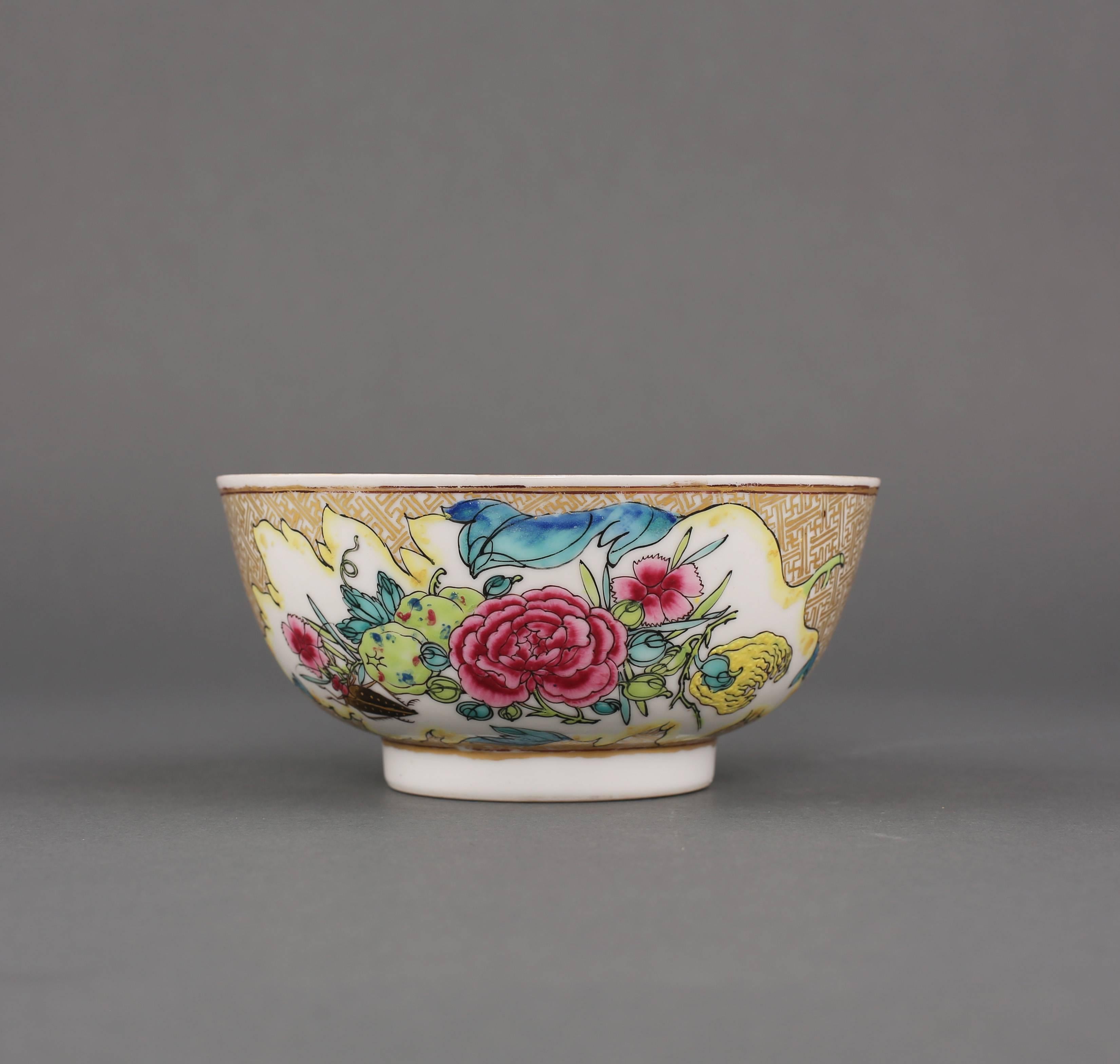 Chinese Porcelain Semi Egg Shell Famille Rose Small Bowl, 18th Century In Good Condition For Sale In London, GB