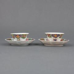 Pair of Chinese Famille Rose Tea Bowls and Saucers, Qianlong, 18th Century