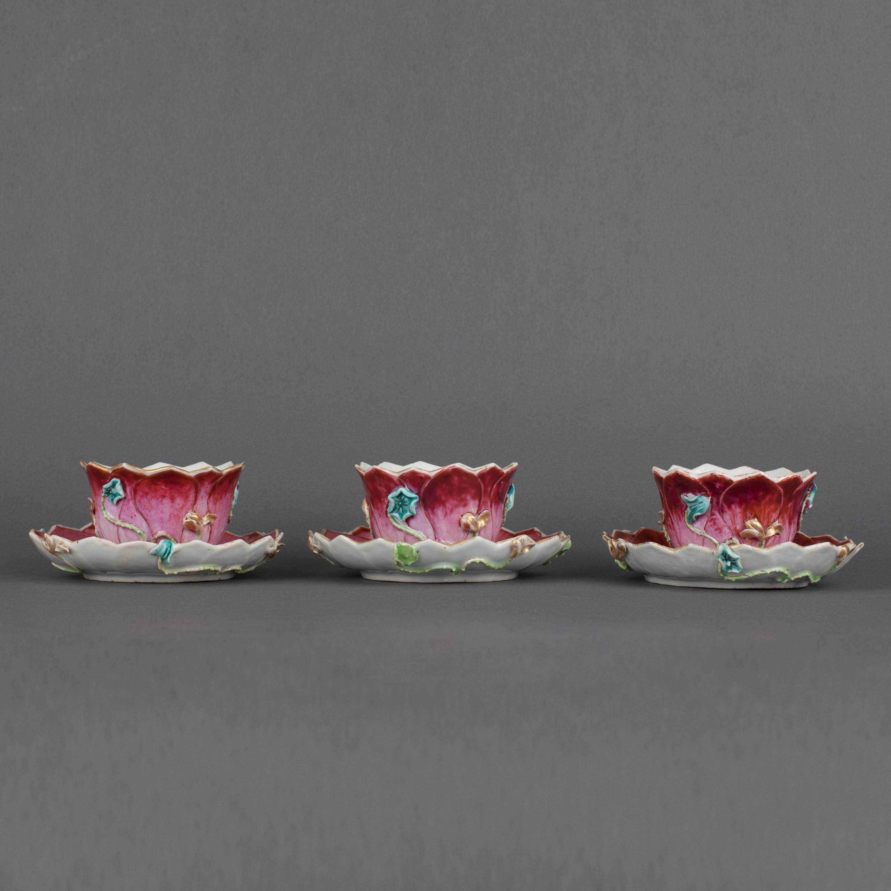 Qing Set of Three Chinese Porcelain Bowls and Saucers, Lotus Form, Qianlong For Sale