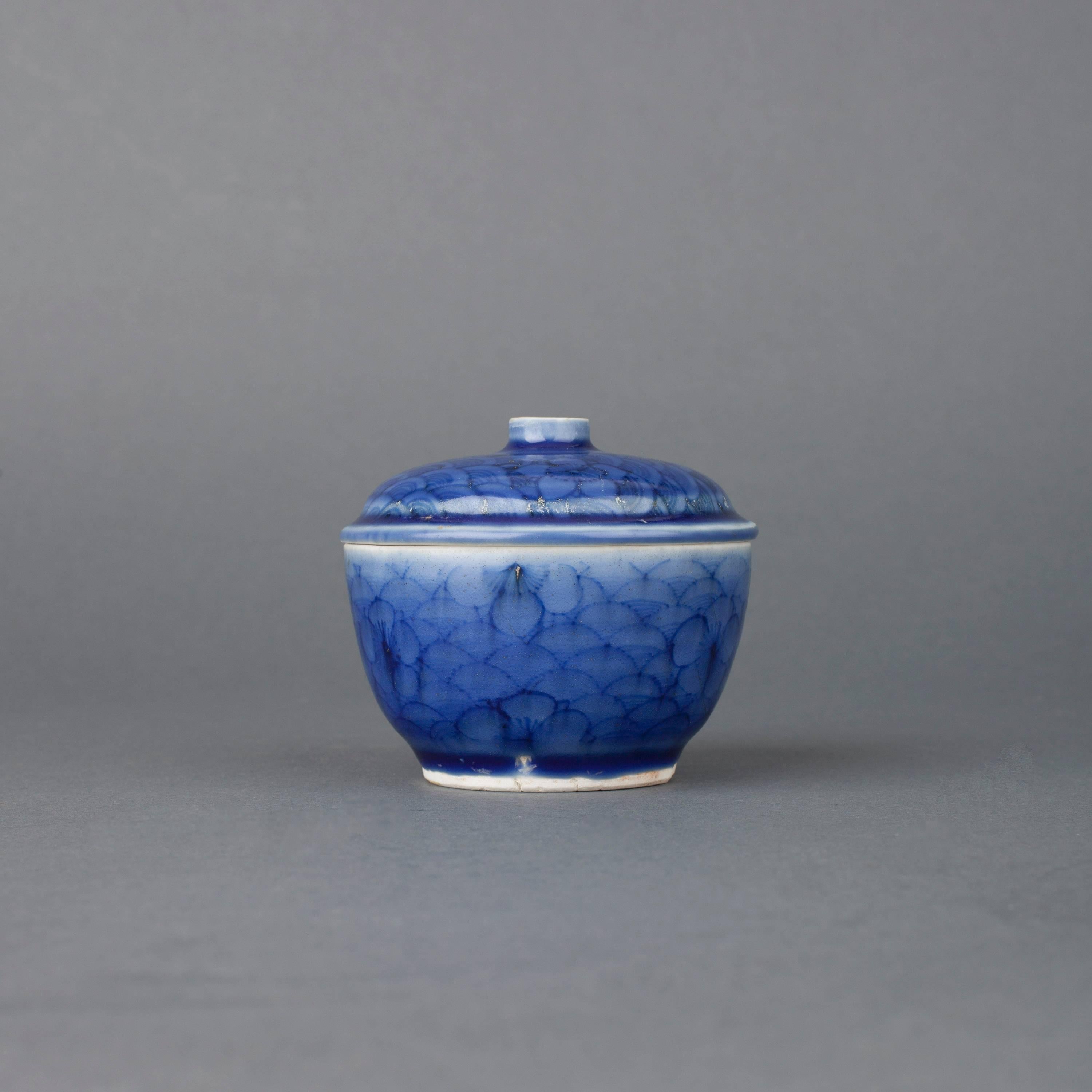 Glazed Chinese Porcelain Blue Glaze Bowl and Cover, 17th Century For Sale