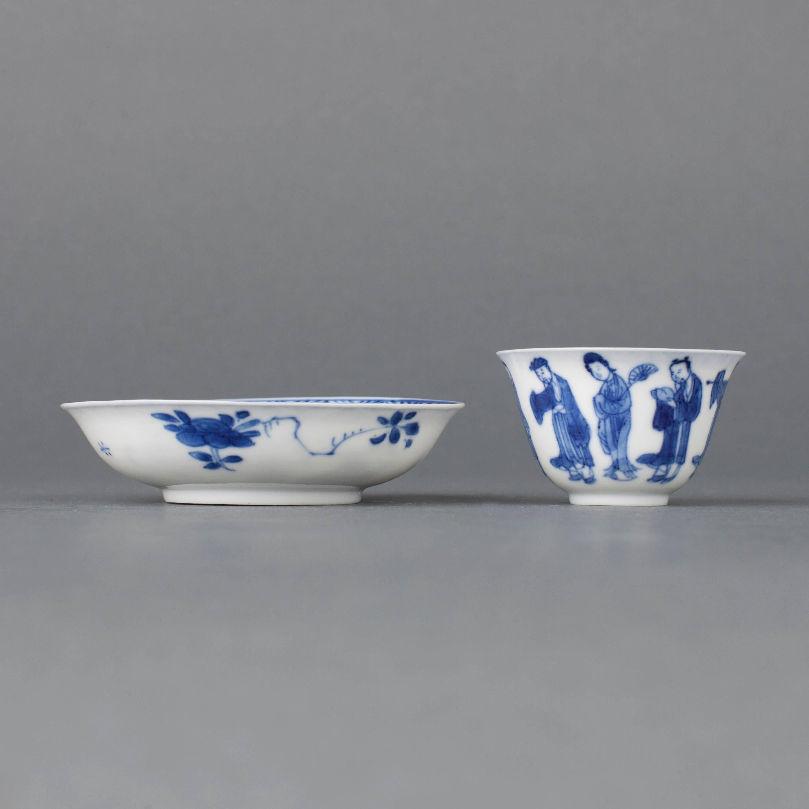 Chinese Porcelain Blue and White Miniature Tea Bowl and Saucer, 17th Century In Excellent Condition In London, GB
