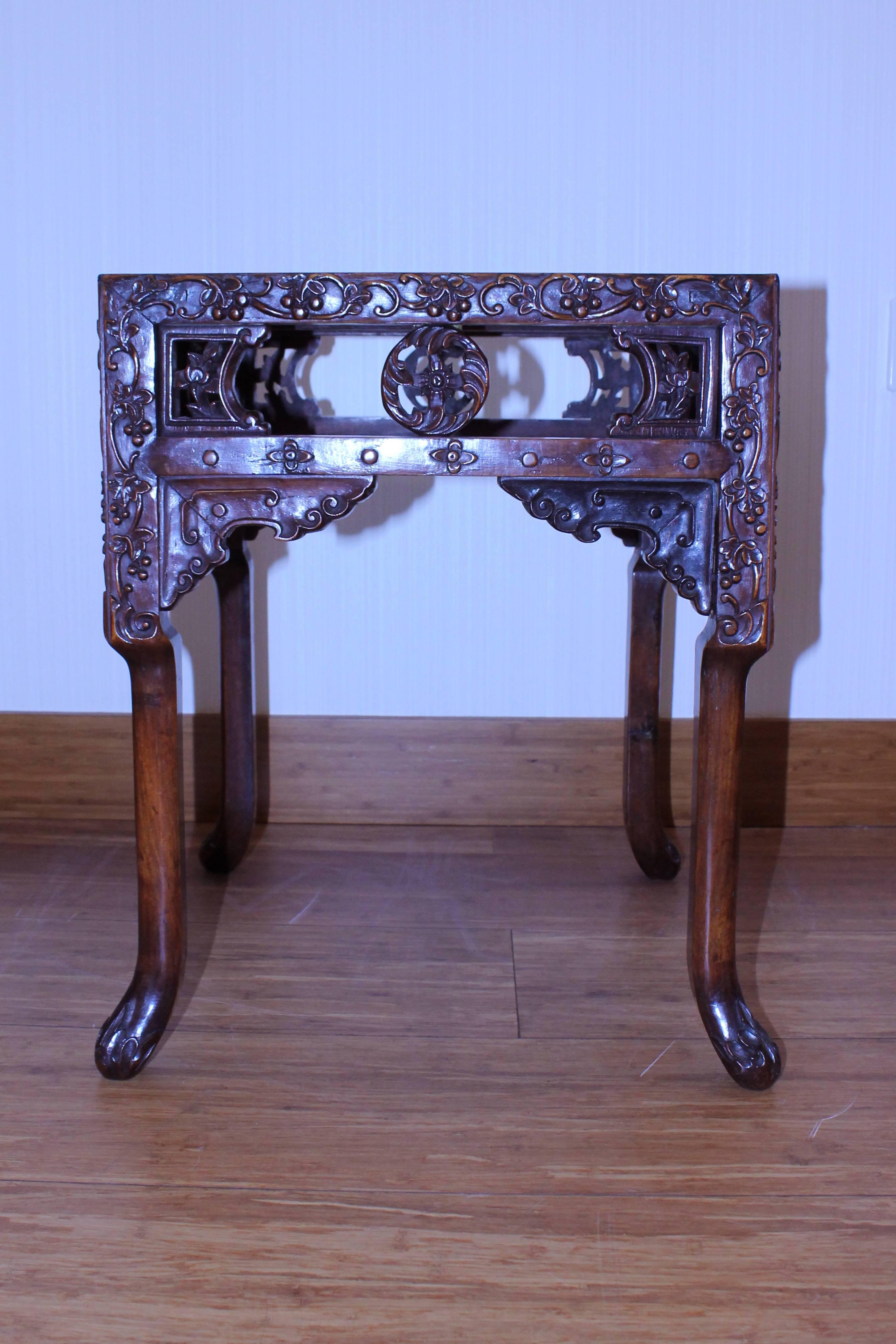 Qing Chinese Hong-Mu 'Blackwood' Square Pedestal Table, circa 1880 For Sale
